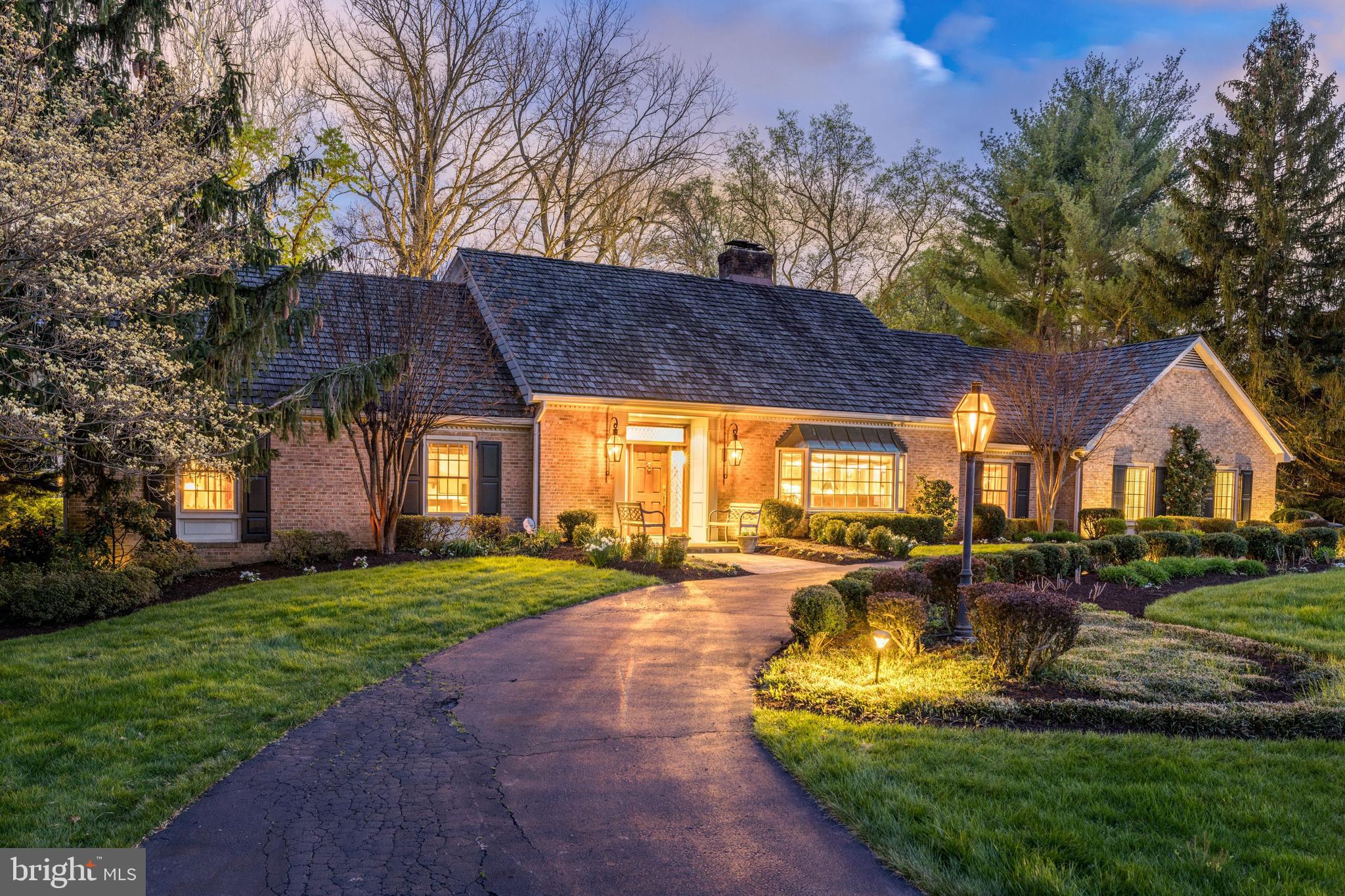 SAVILE MANOR - Residential