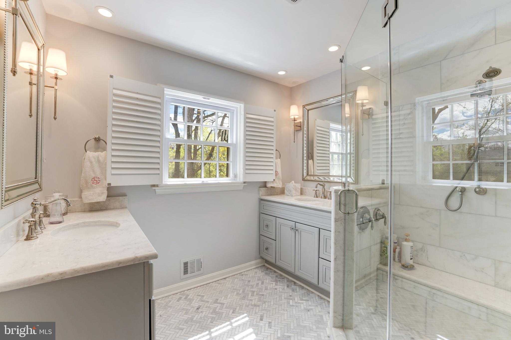 SAVILE MANOR - Residential