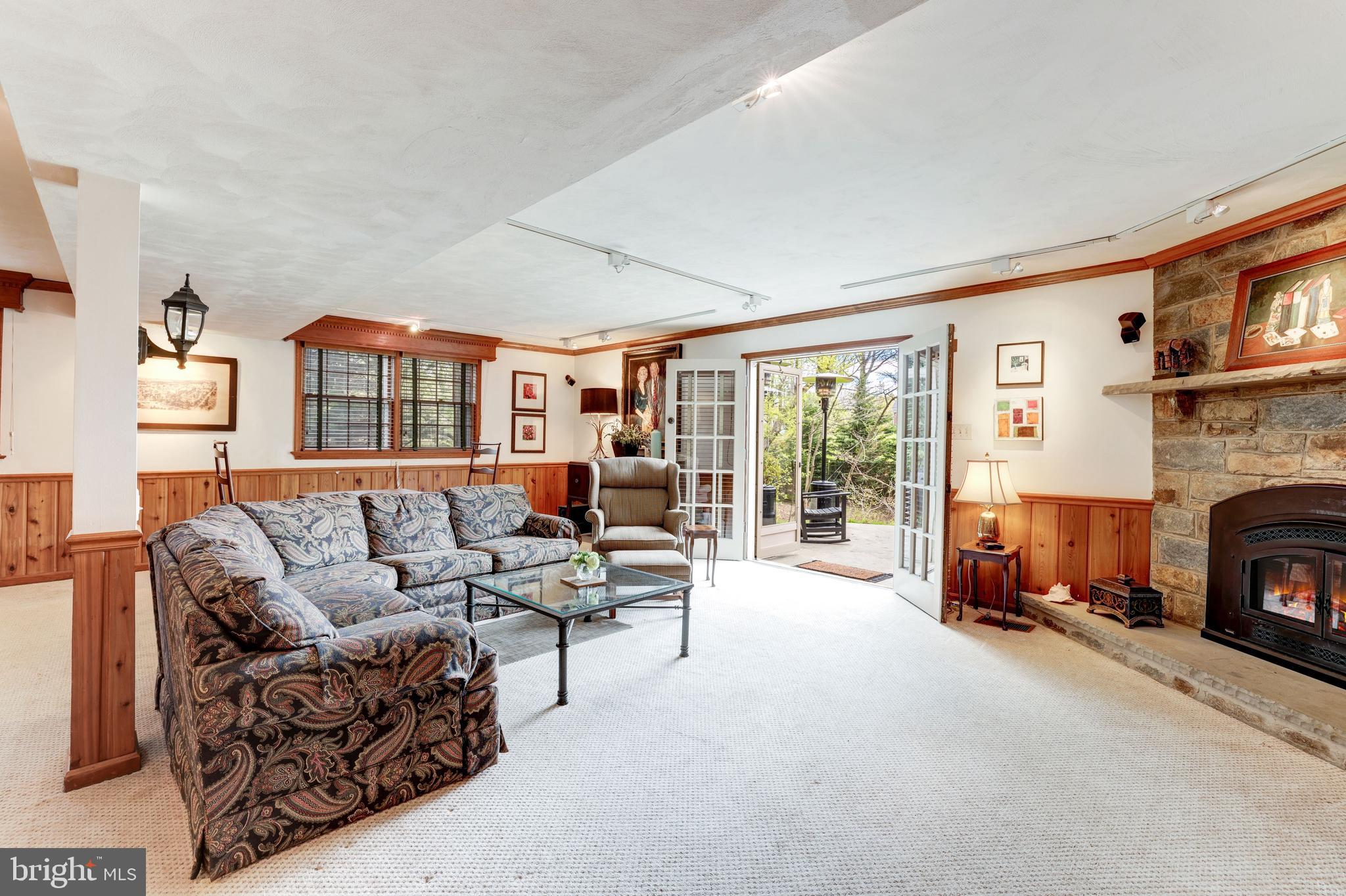 SAVILE MANOR - Residential