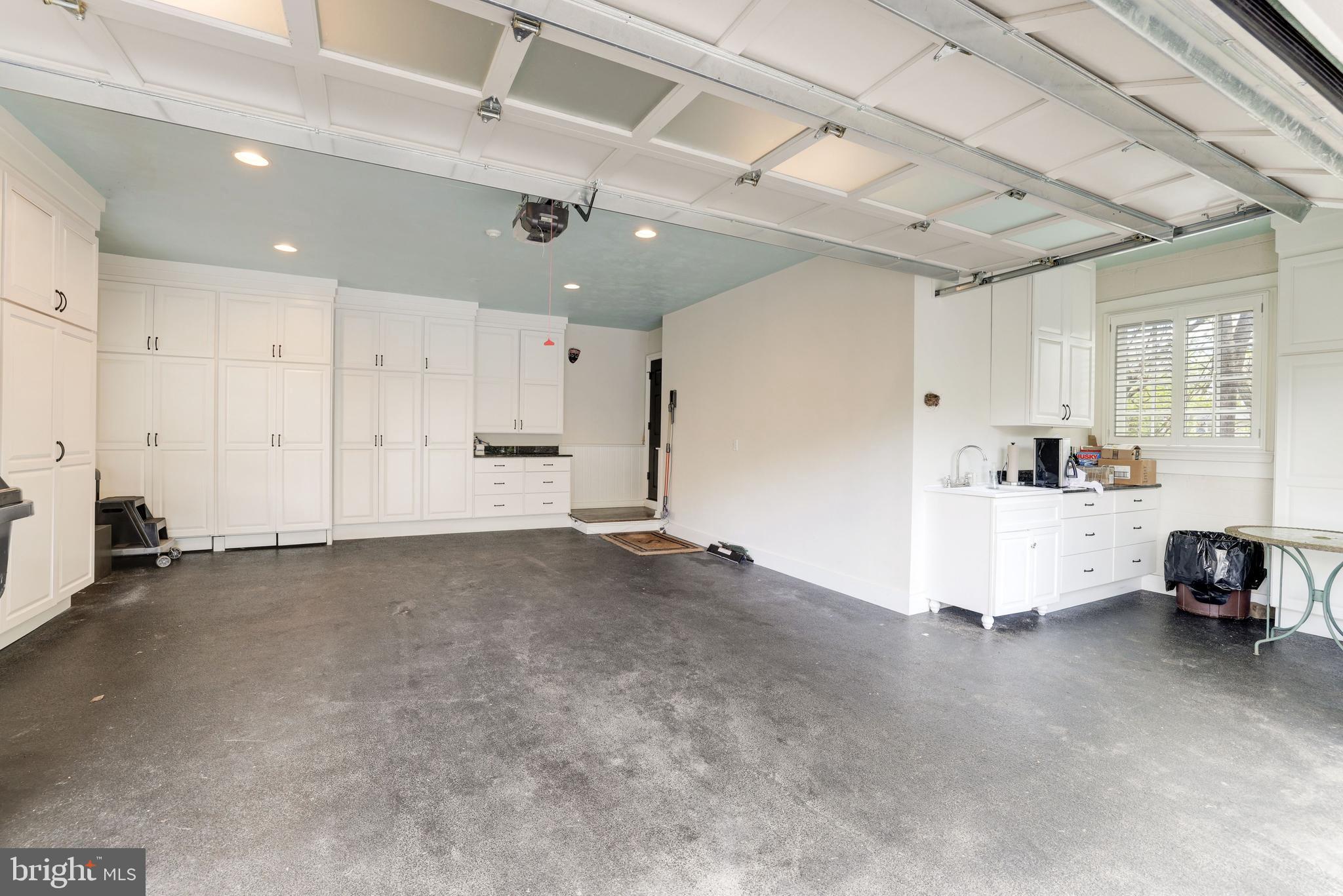 SAVILE MANOR - Residential