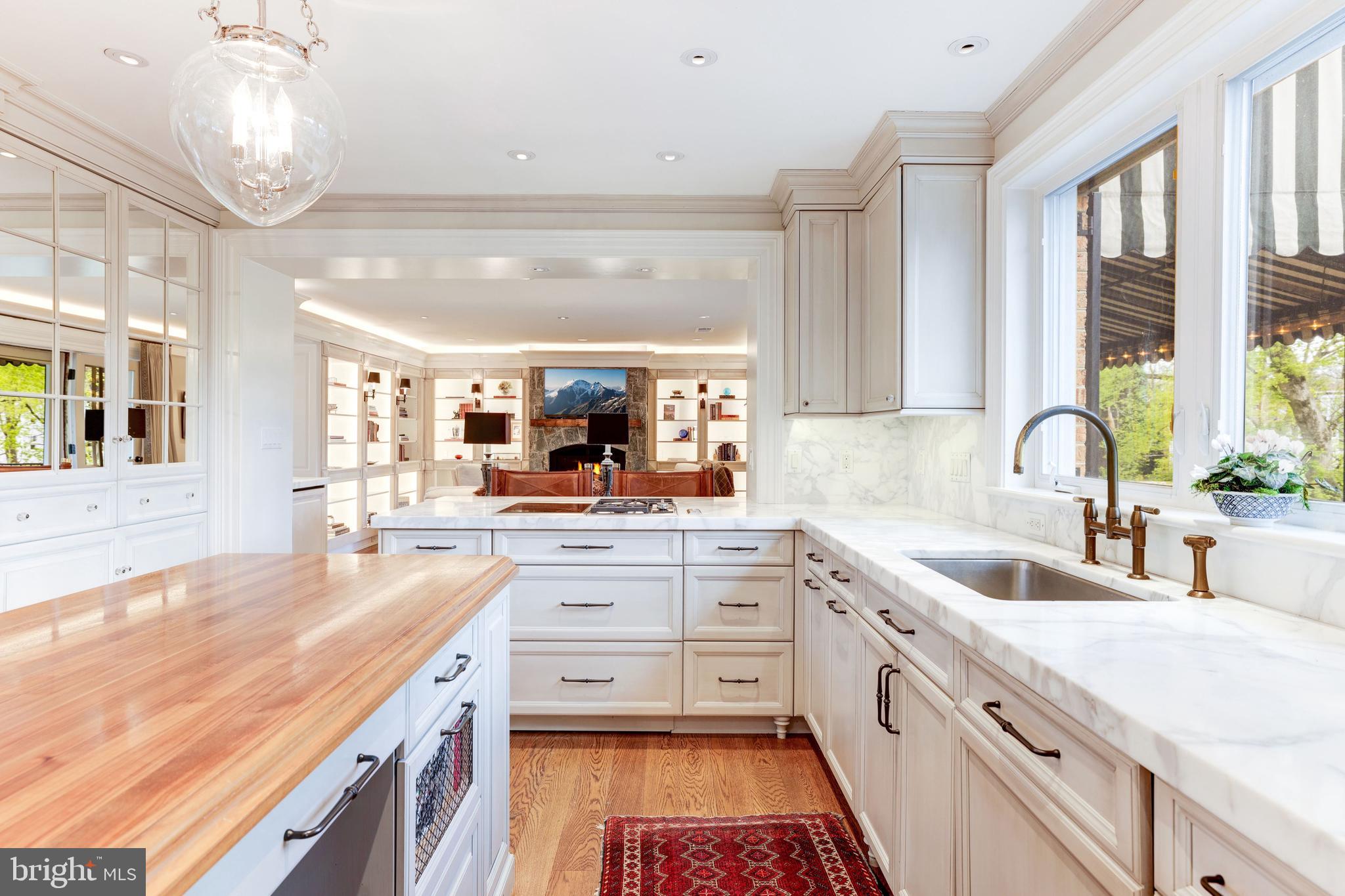 SAVILE MANOR - Residential