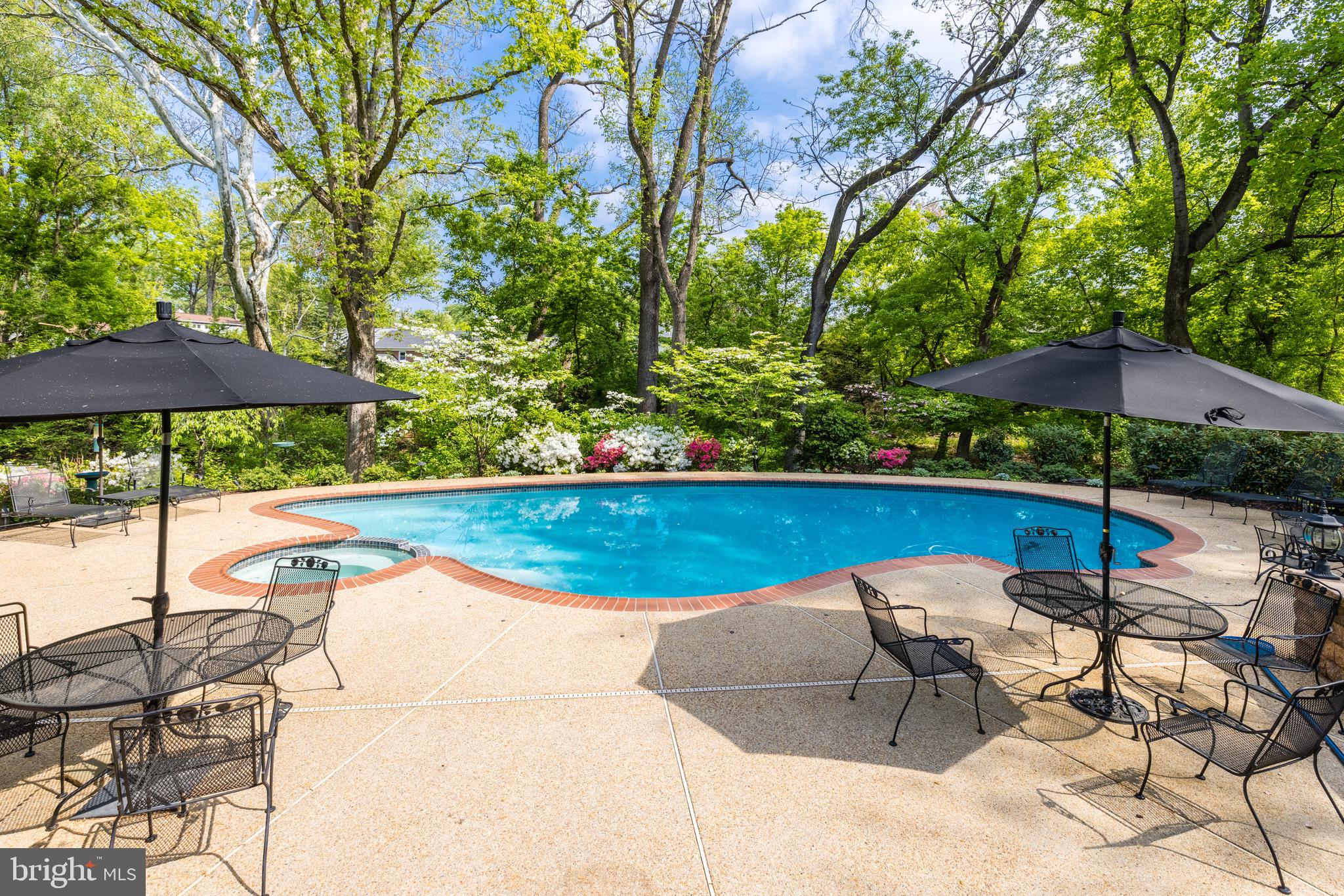 SAVILE MANOR - Residential