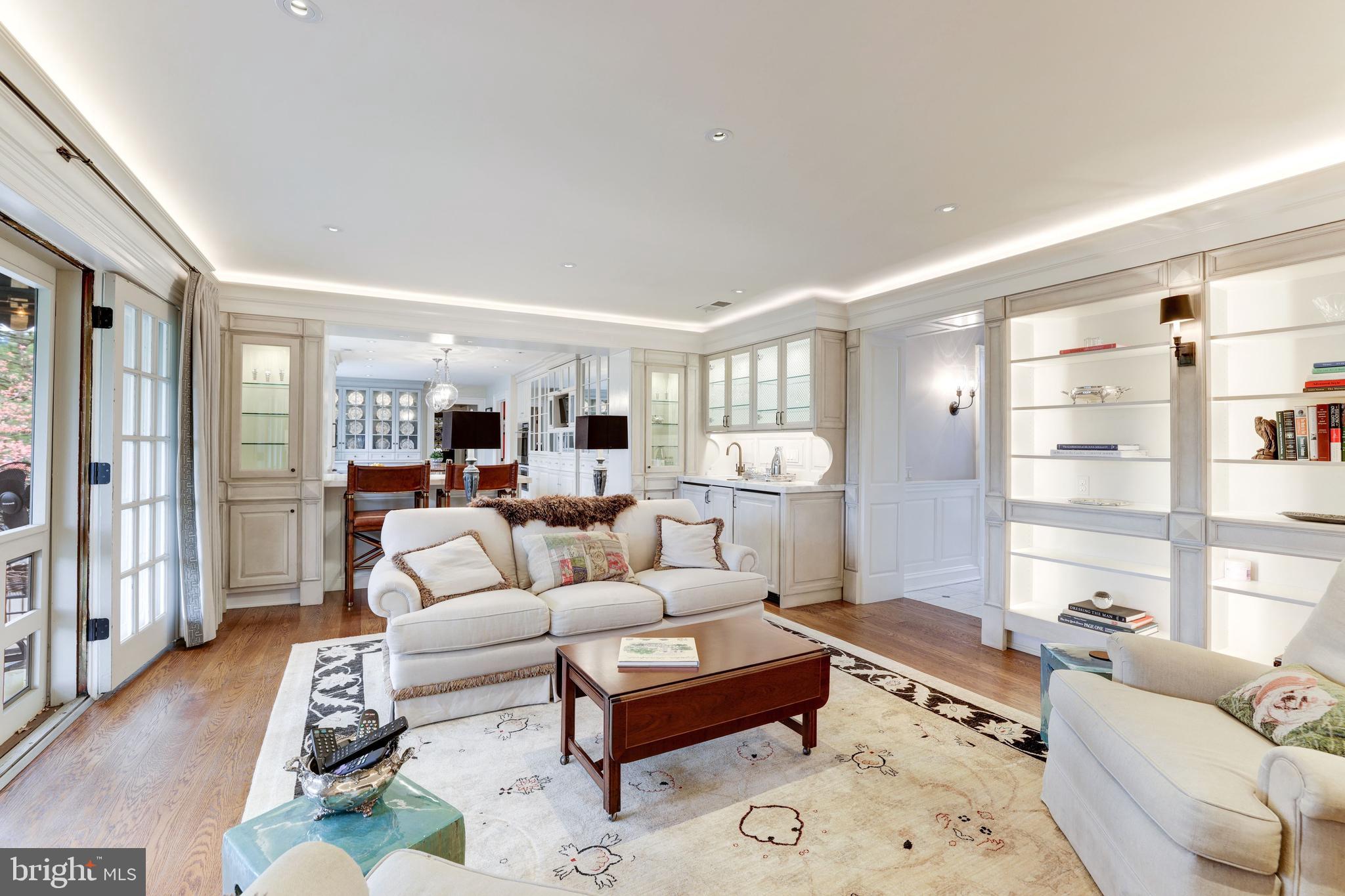 SAVILE MANOR - Residential