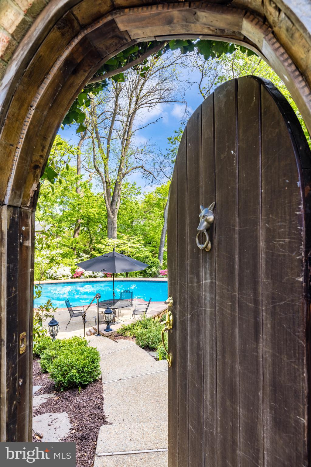 SAVILE MANOR - Residential