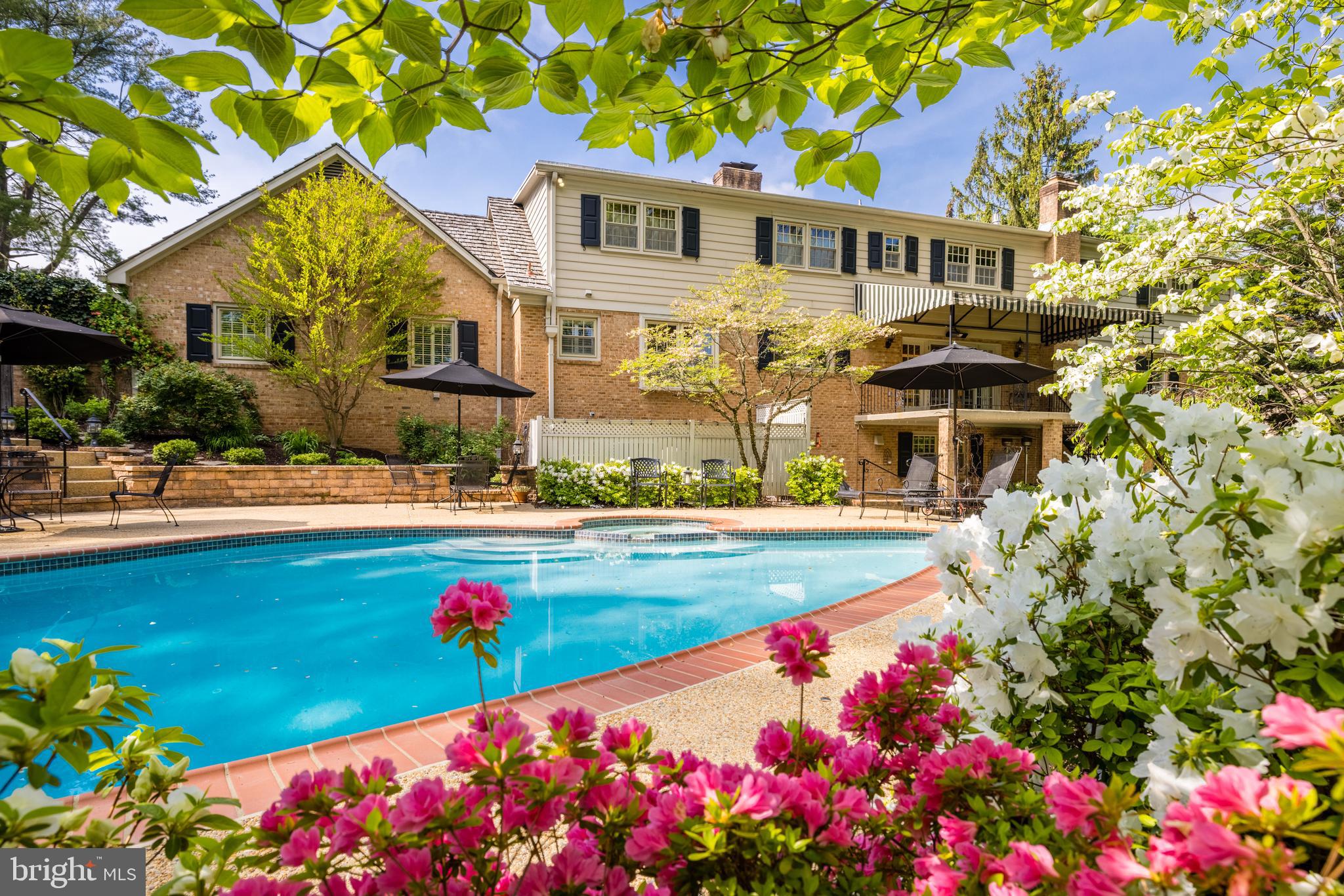 SAVILE MANOR - Residential