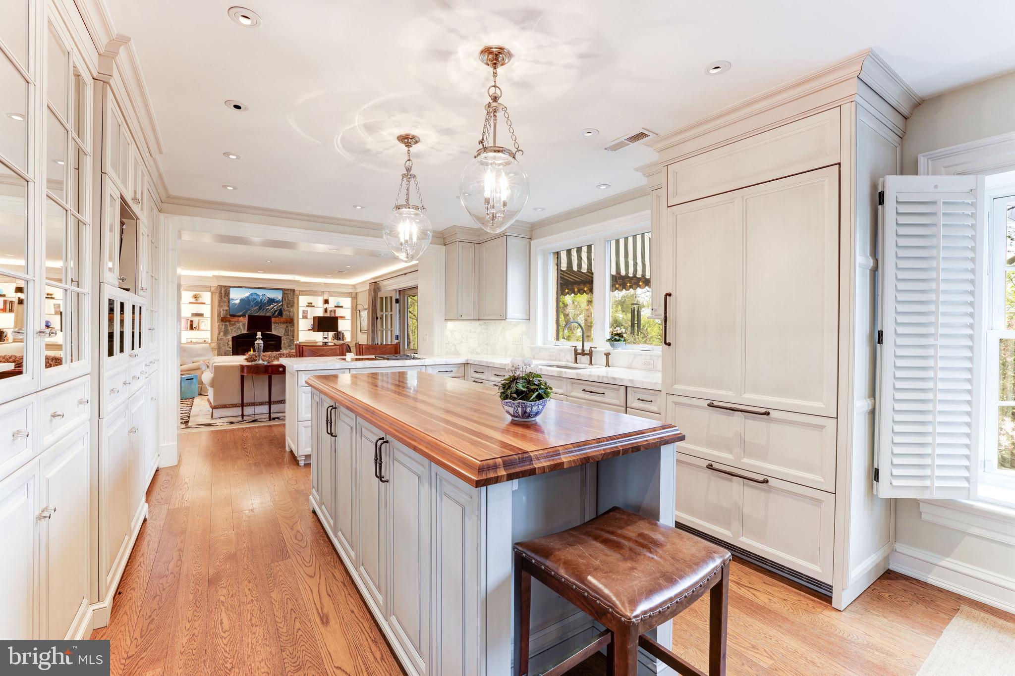 SAVILE MANOR - Residential