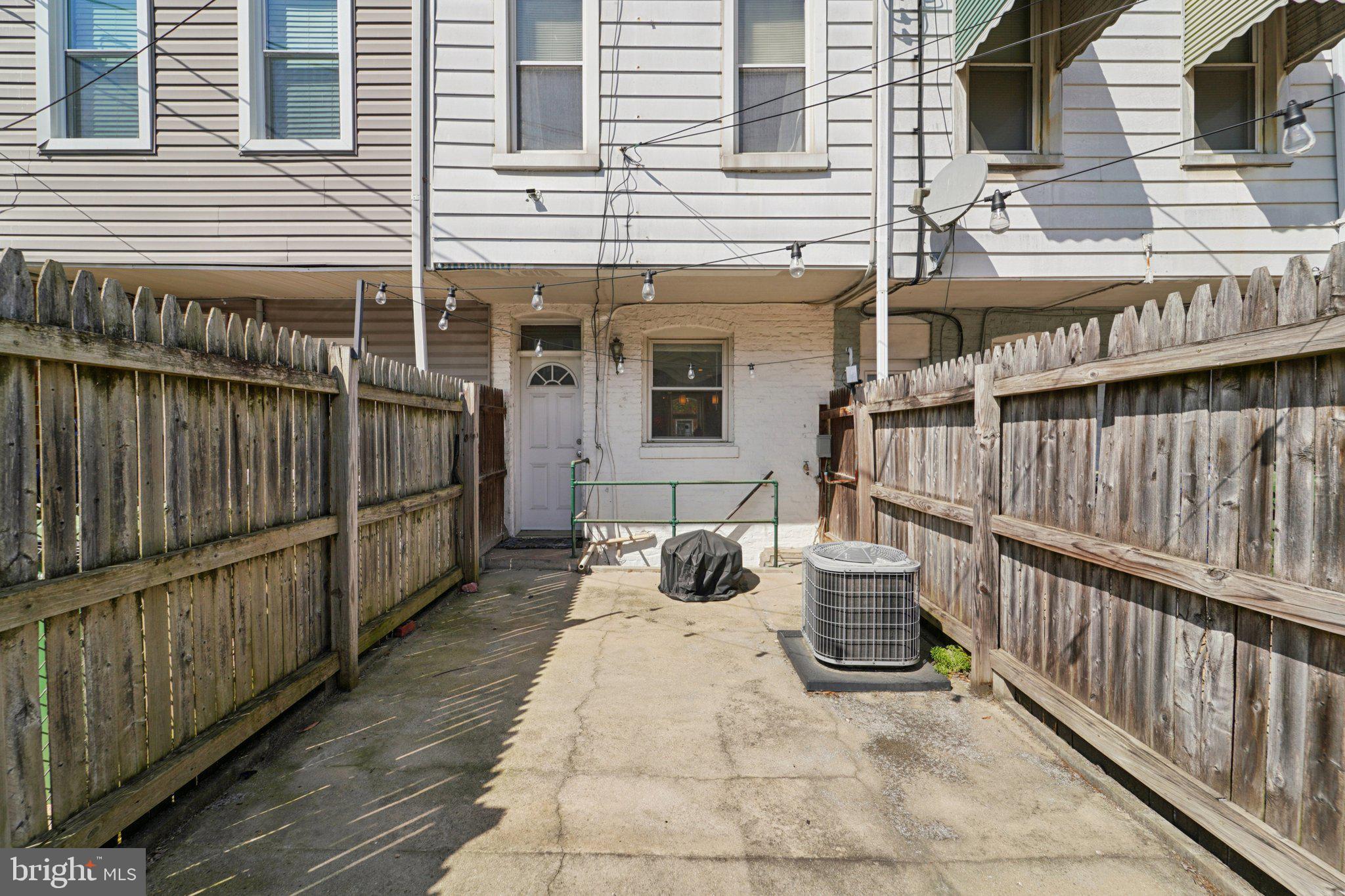 HIGHLANDTOWN - Residential