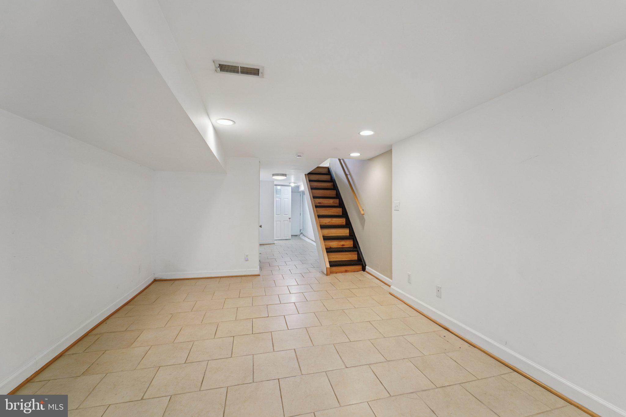 HIGHLANDTOWN - Residential