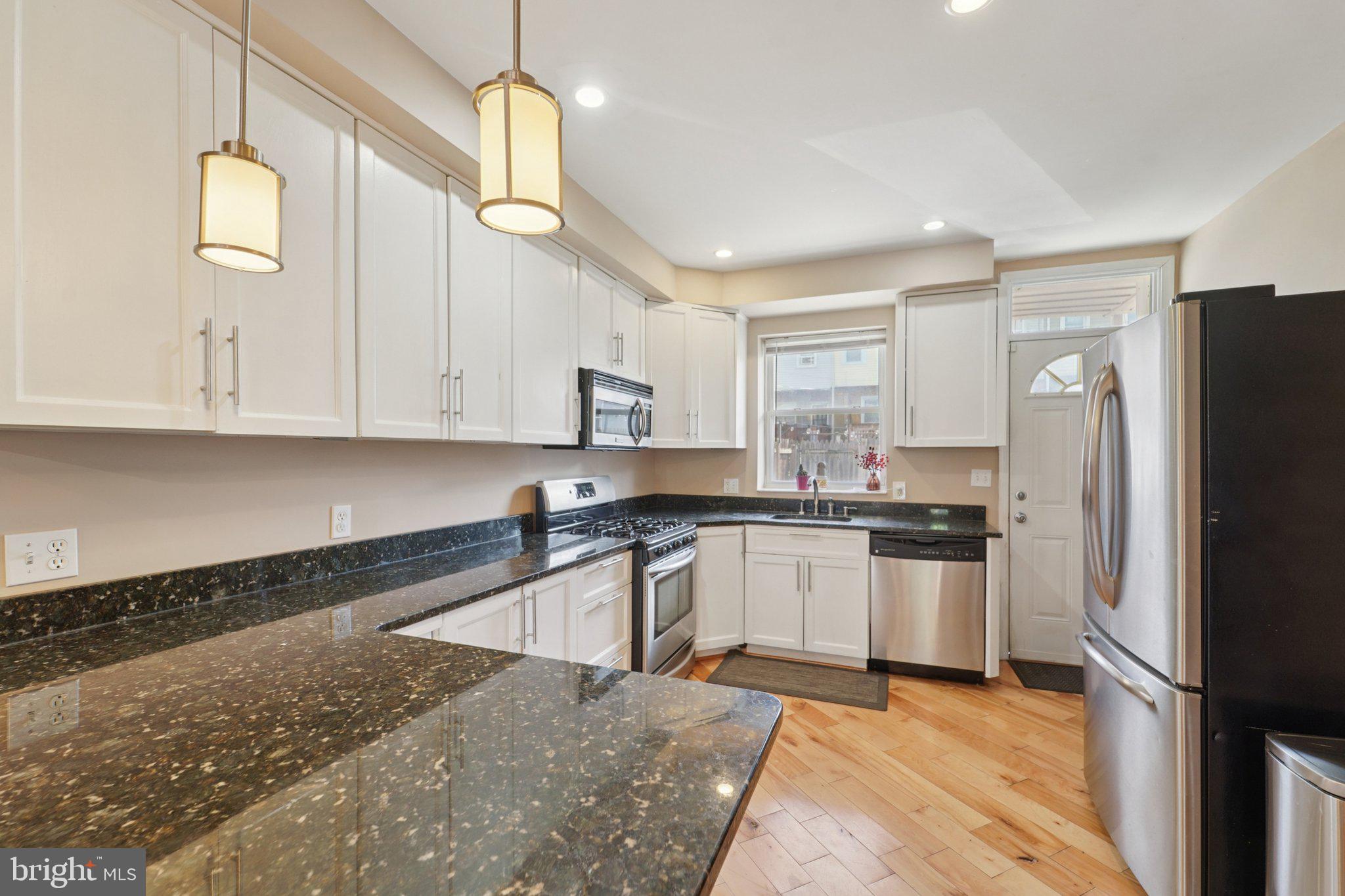 HIGHLANDTOWN - Residential