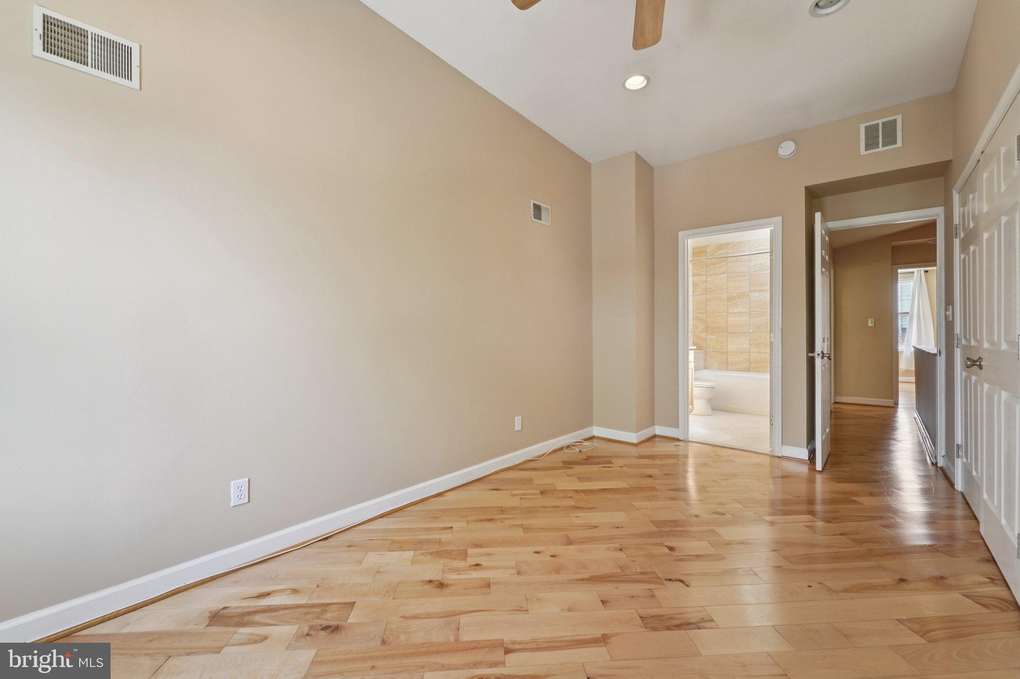 HIGHLANDTOWN - Residential