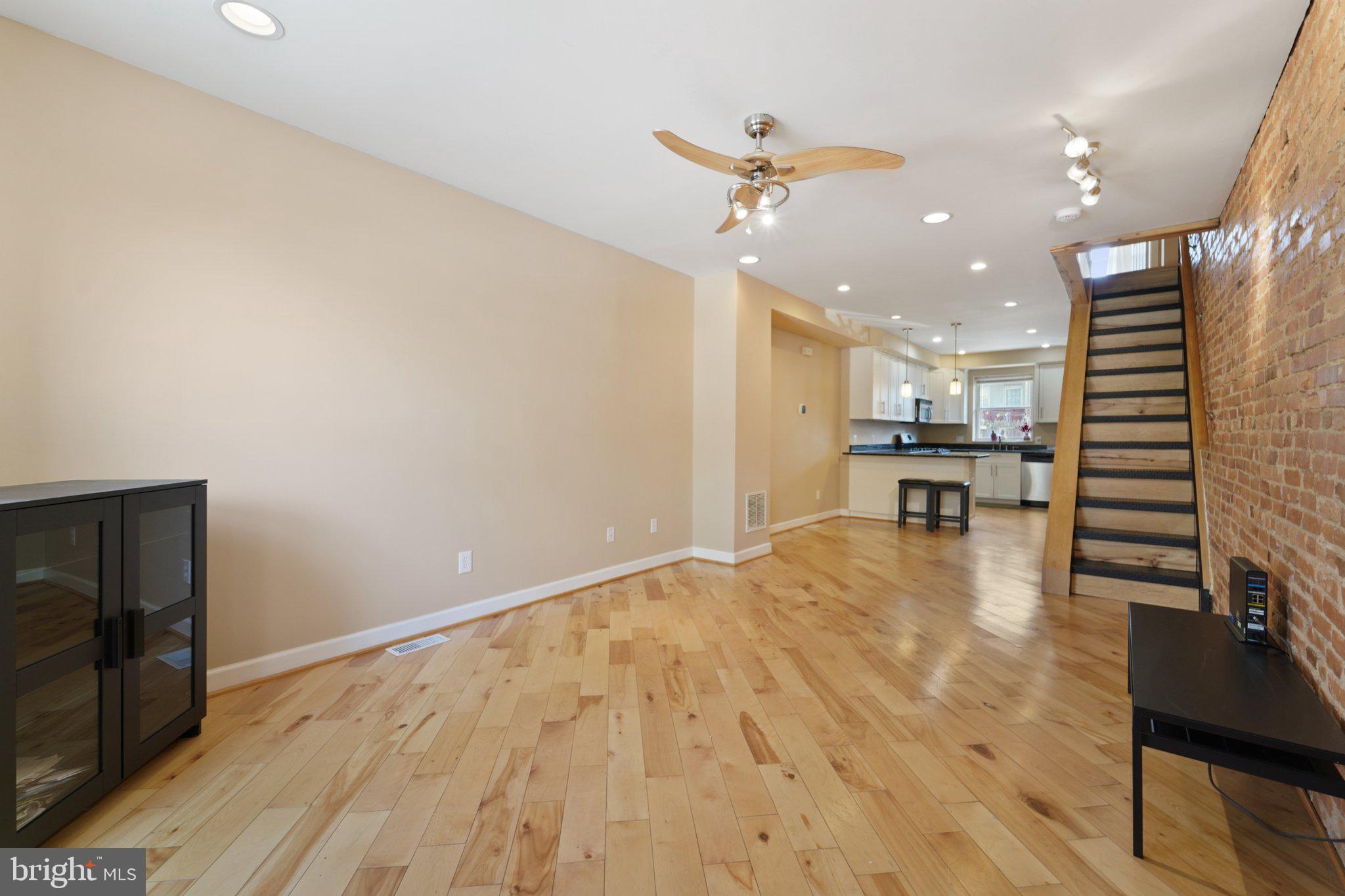 HIGHLANDTOWN - Residential