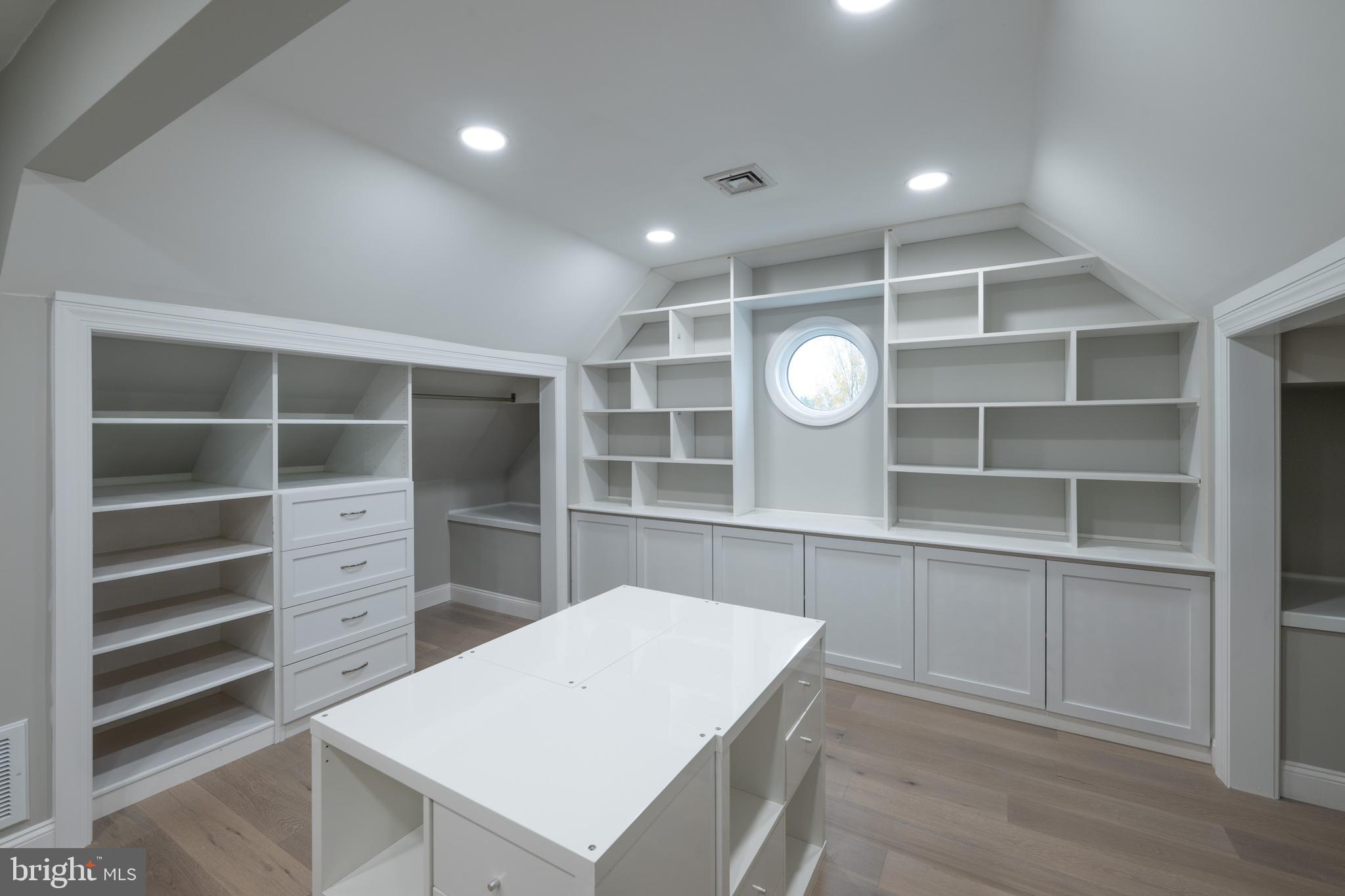 SUNRISE VALLEY - Residential