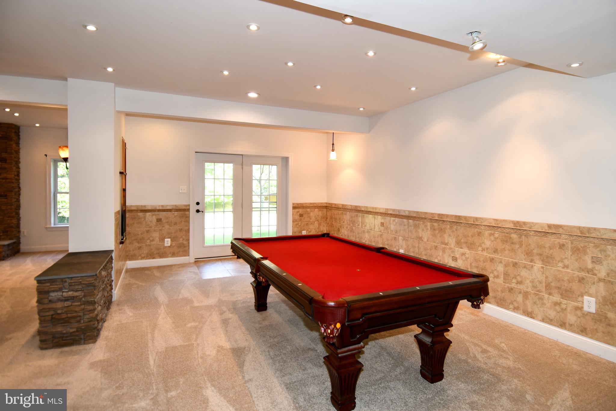 EAGLE POINTE - Residential