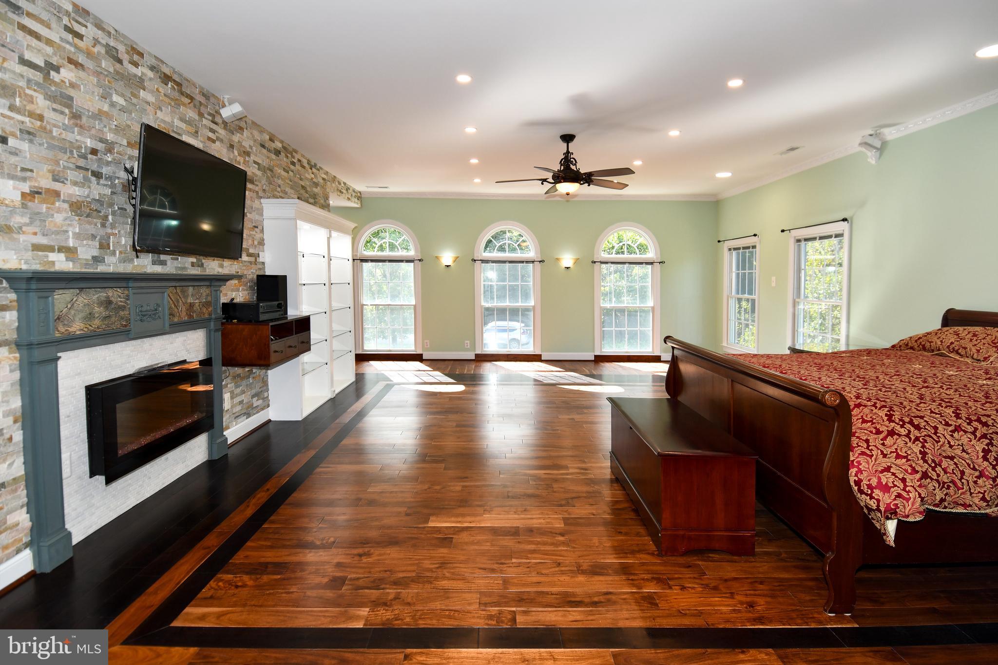 EAGLE POINTE - Residential