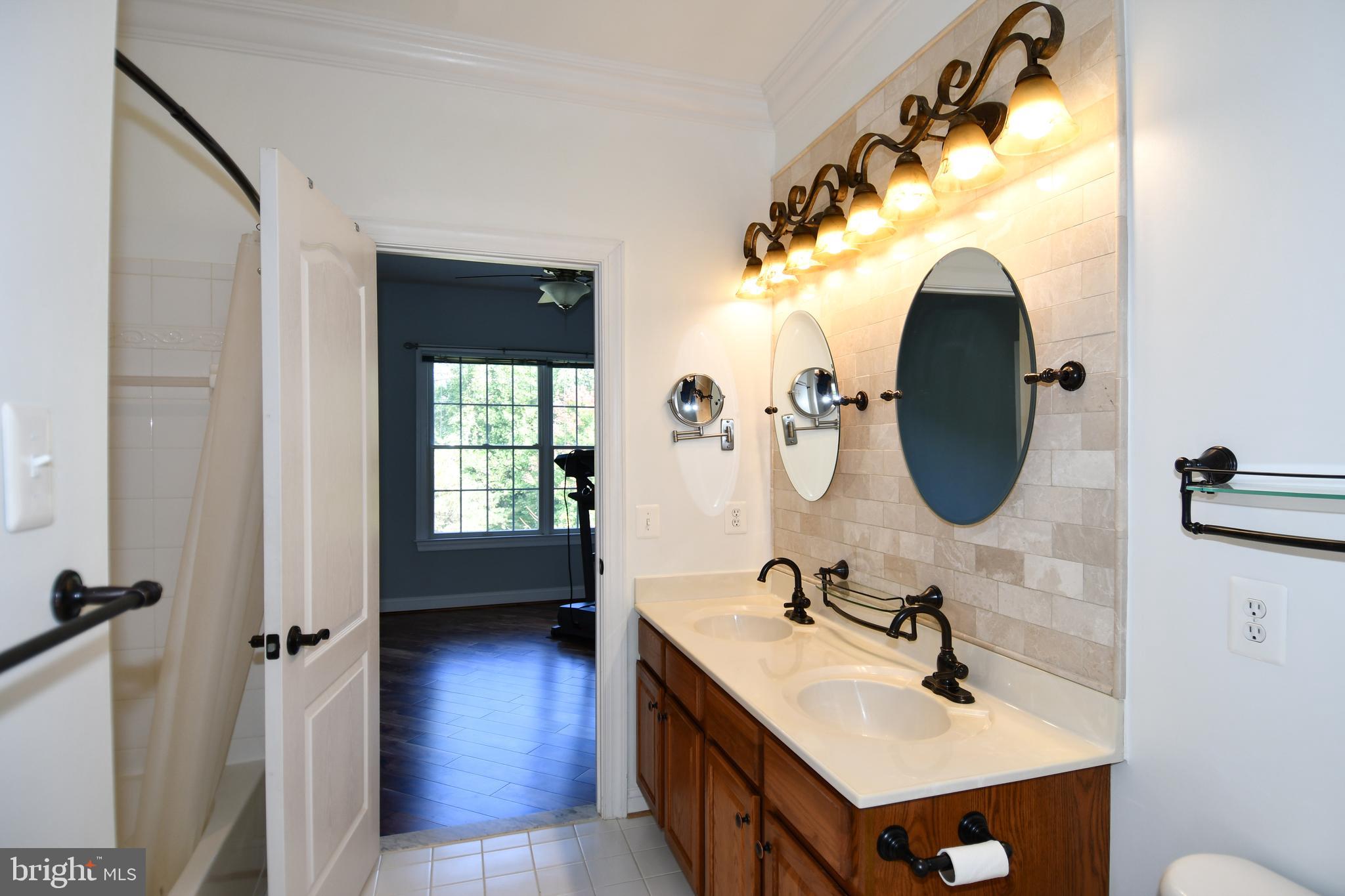 EAGLE POINTE - Residential