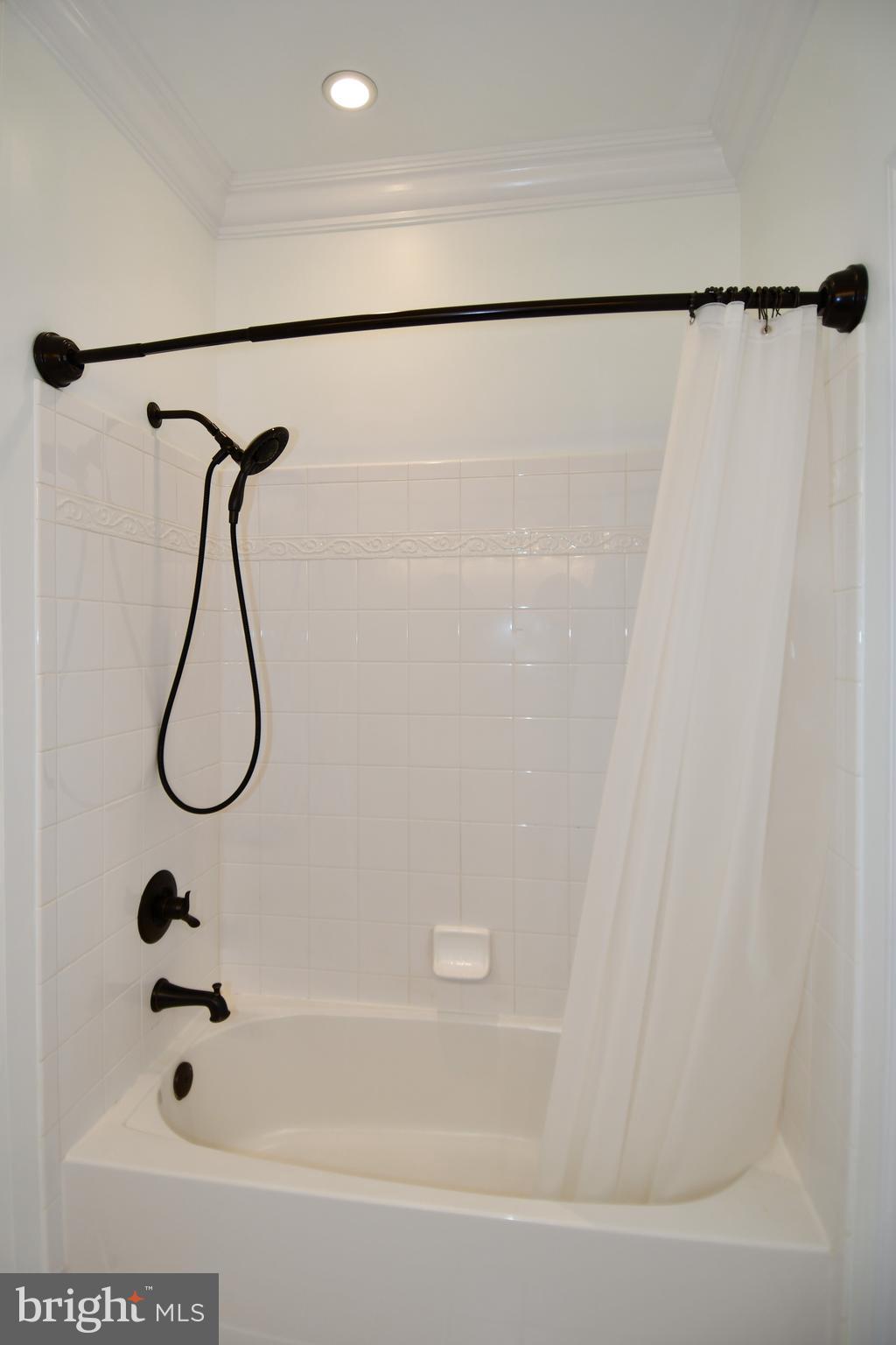 EAGLE POINTE - Residential