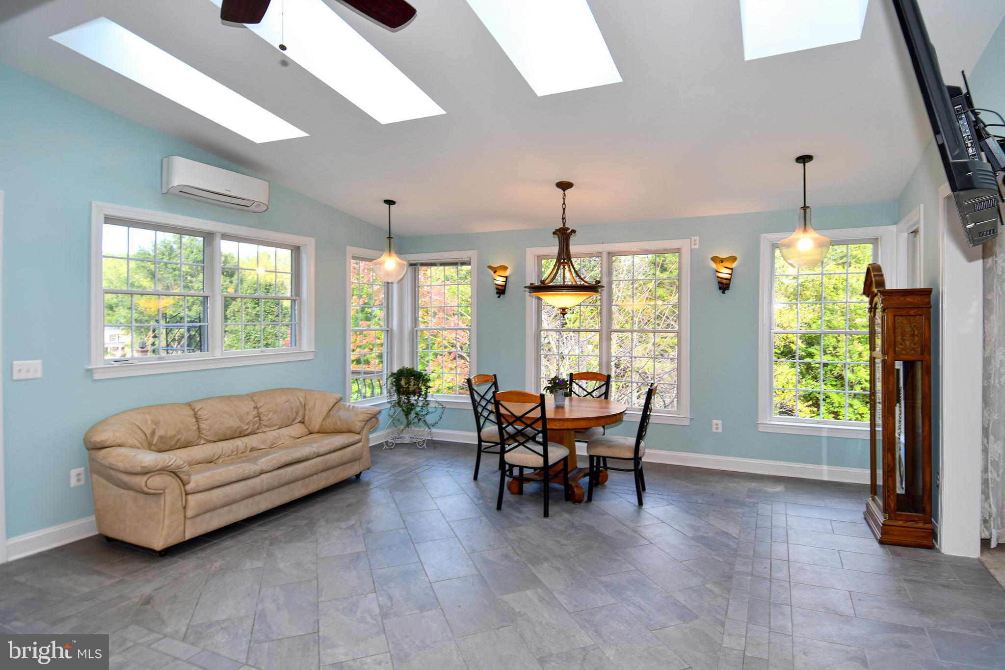 EAGLE POINTE - Residential