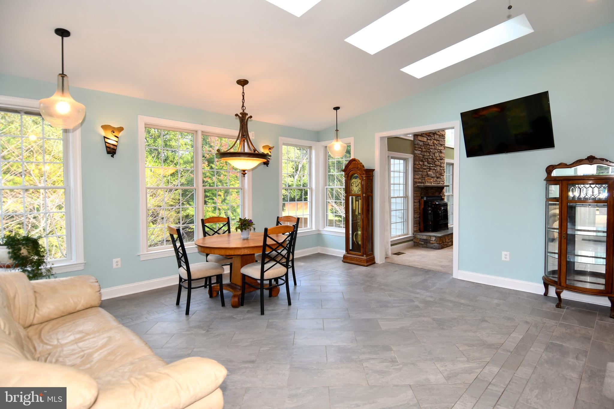 EAGLE POINTE - Residential