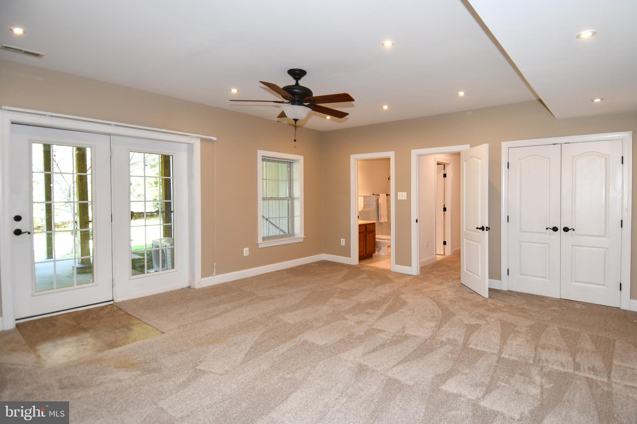 EAGLE POINTE - Residential