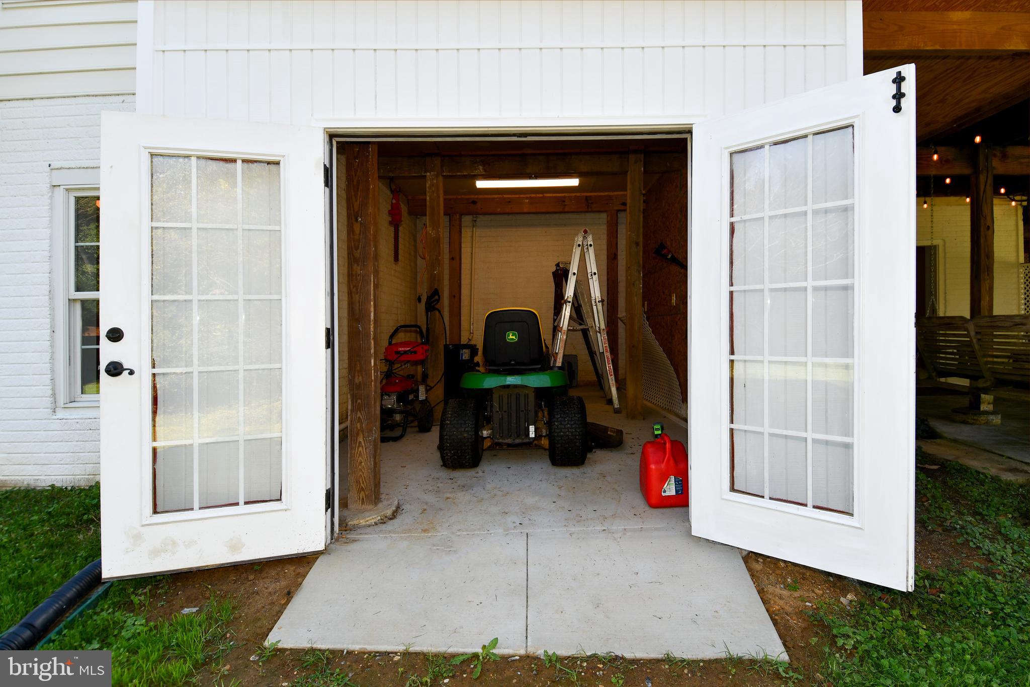 EAGLE POINTE - Residential