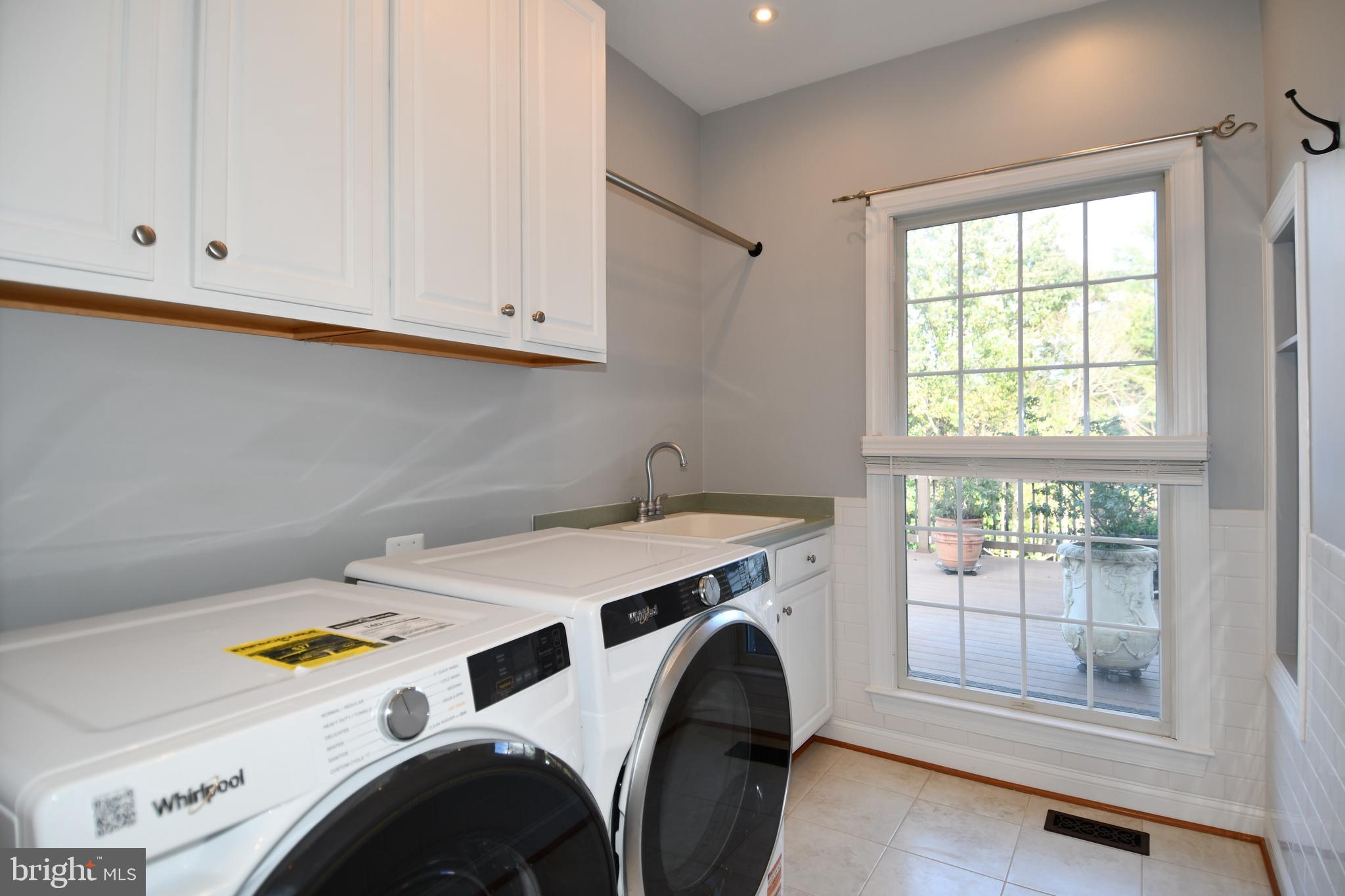 EAGLE POINTE - Residential