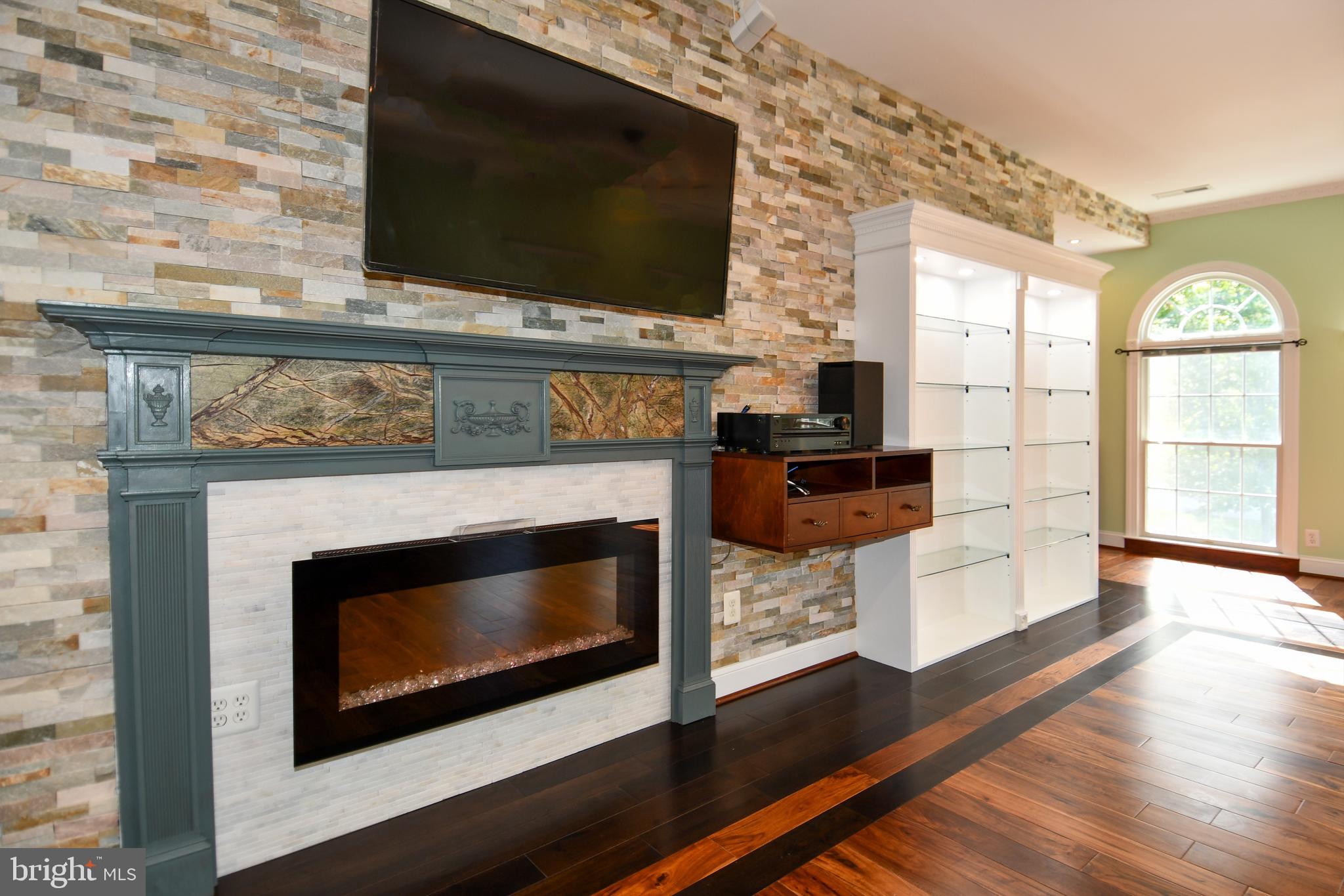 EAGLE POINTE - Residential