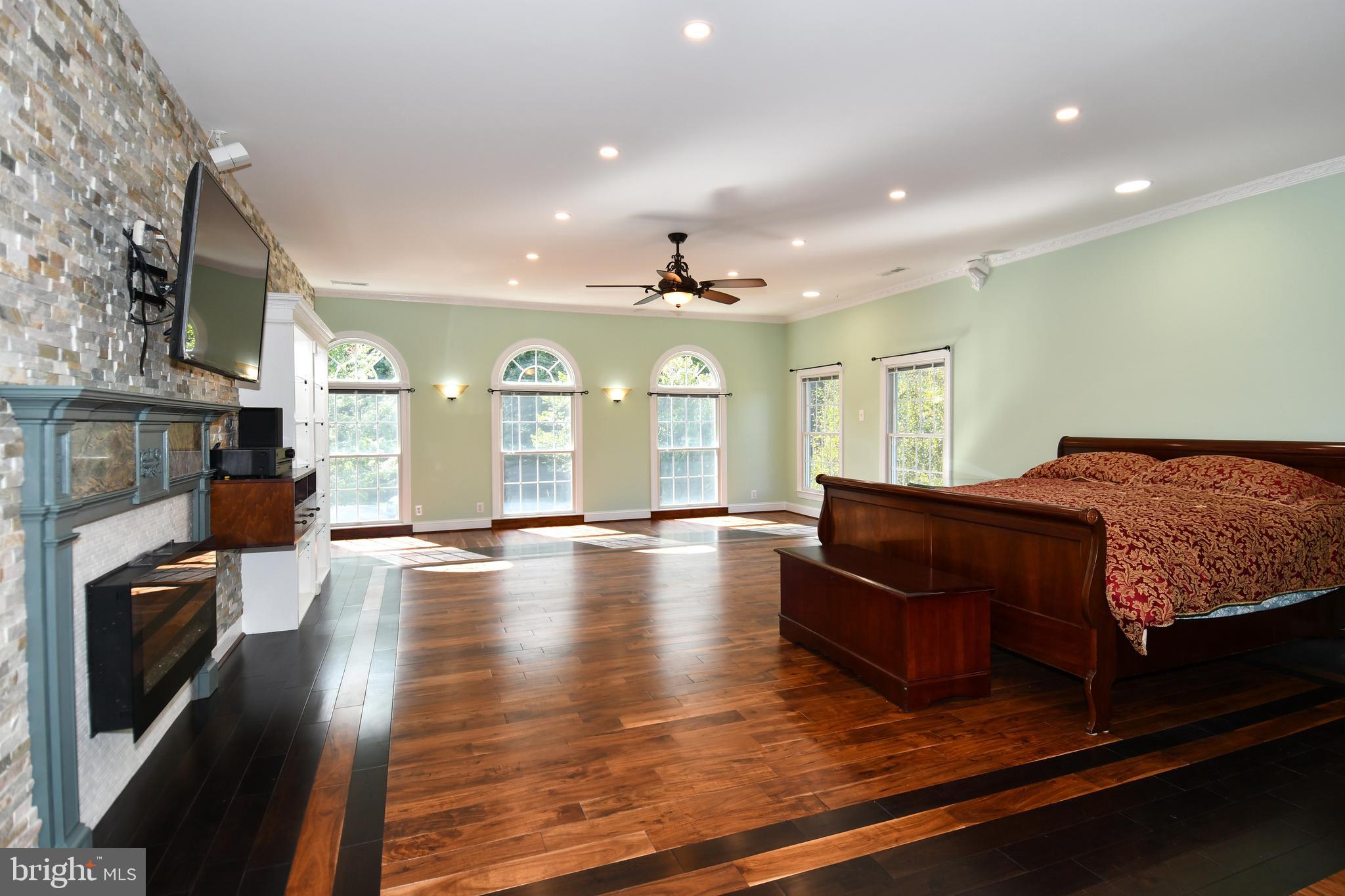 EAGLE POINTE - Residential