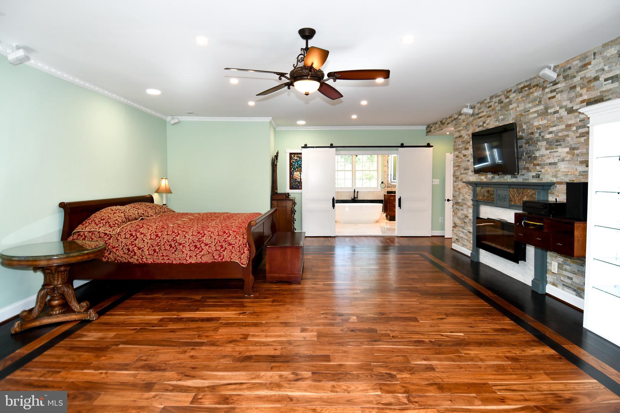 EAGLE POINTE - Residential