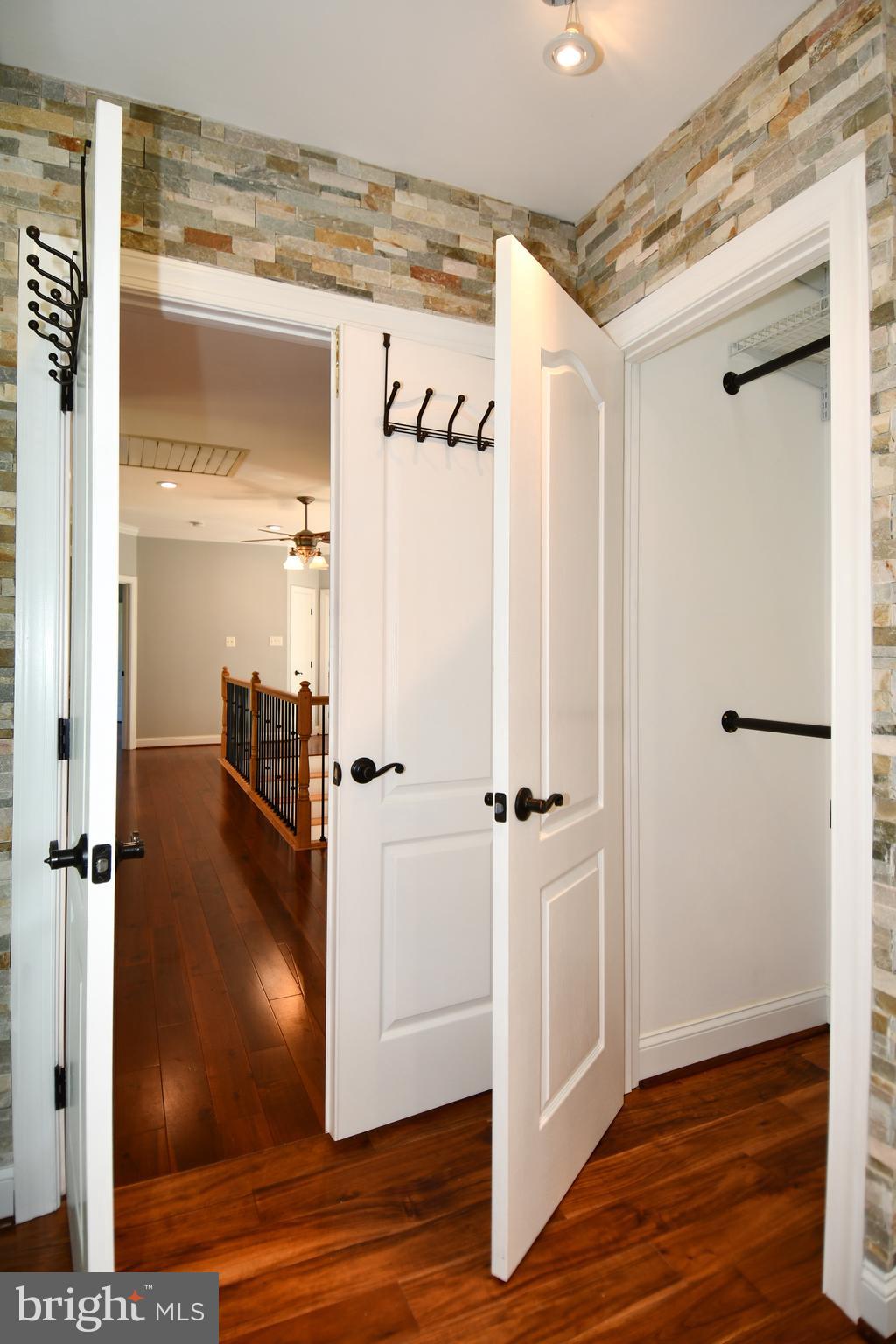 EAGLE POINTE - Residential