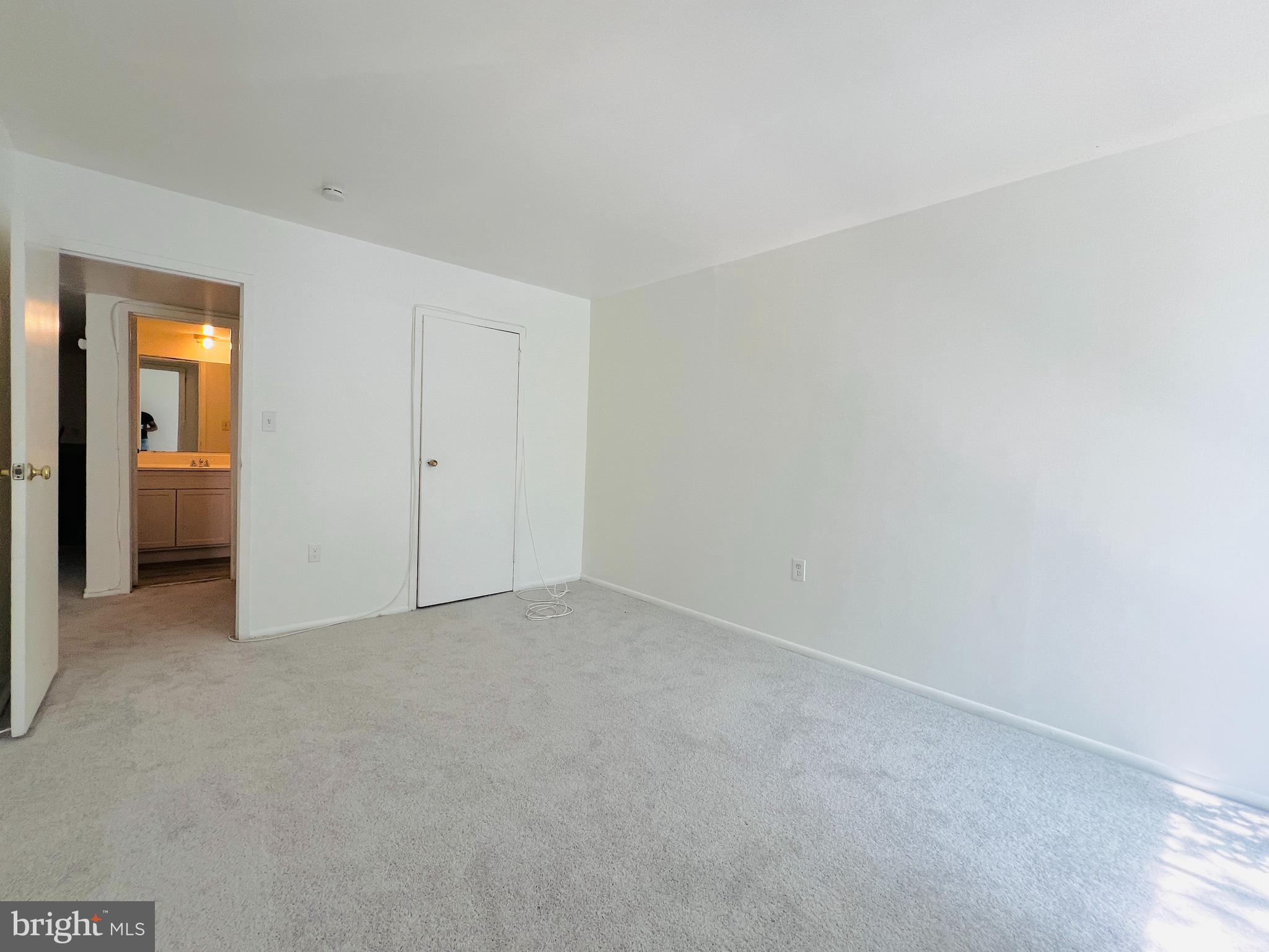 CHELSEA WOODS COURTS - Residential