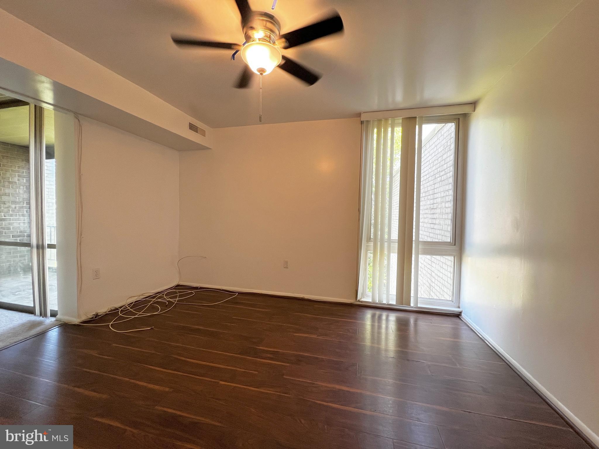 CHELSEA WOODS COURTS - Residential