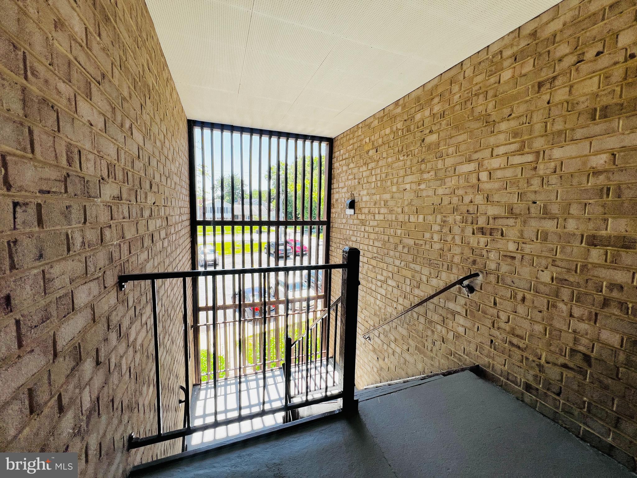 CHELSEA WOODS COURTS - Residential