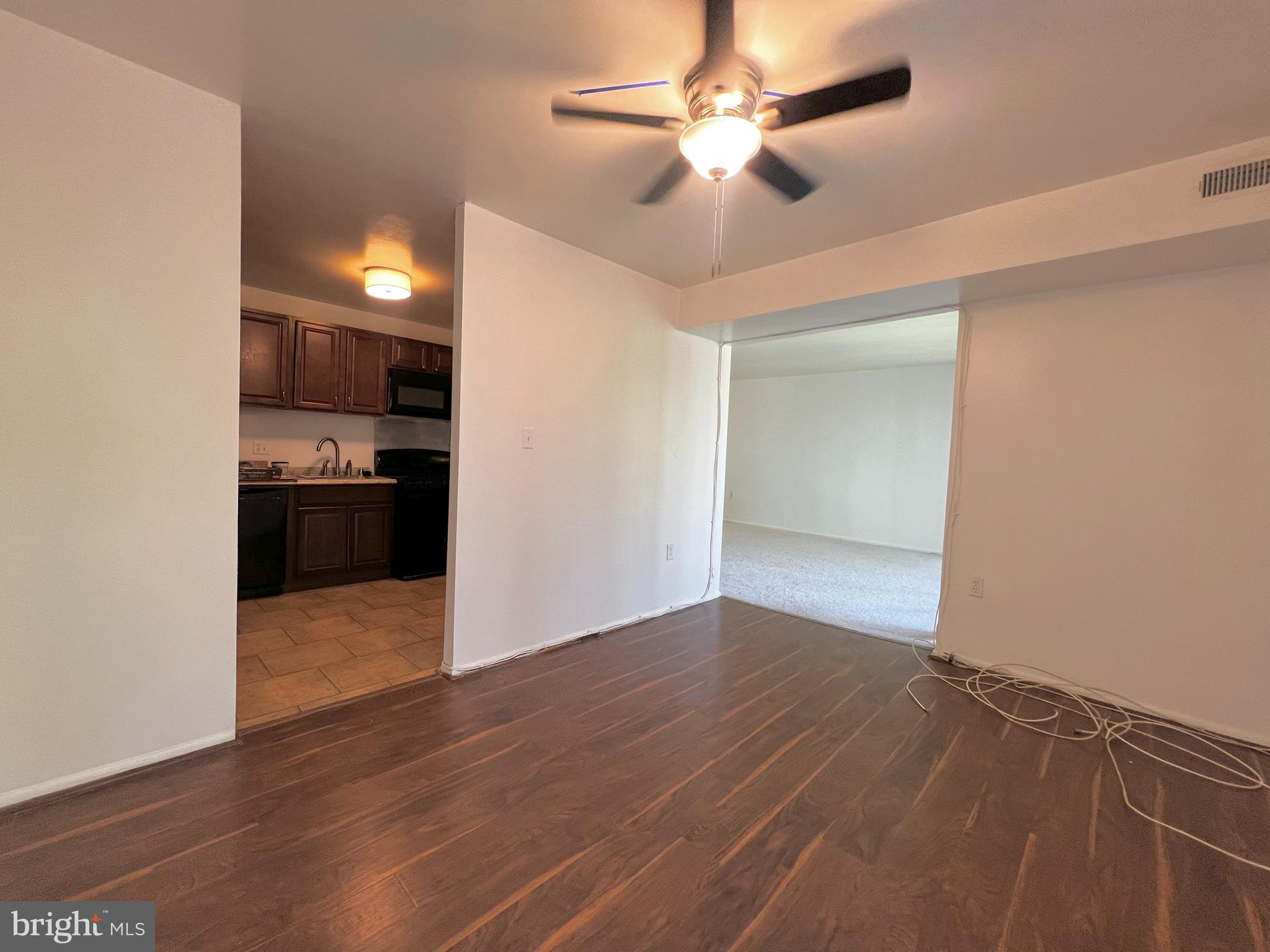 CHELSEA WOODS COURTS - Residential