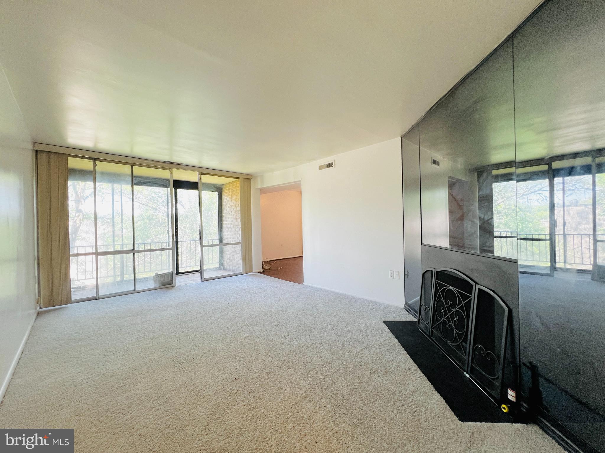 CHELSEA WOODS COURTS - Residential