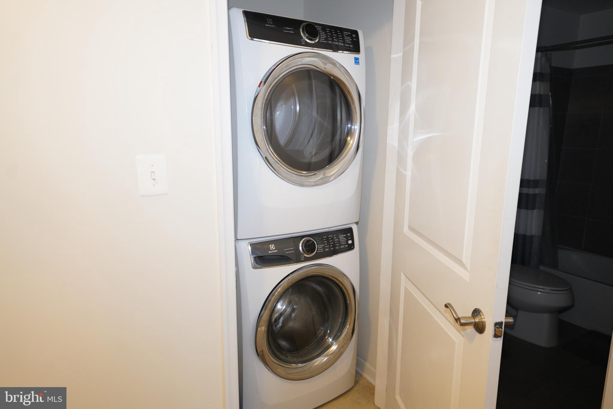 PARKSIDE AT WESTPHALIA - Residential