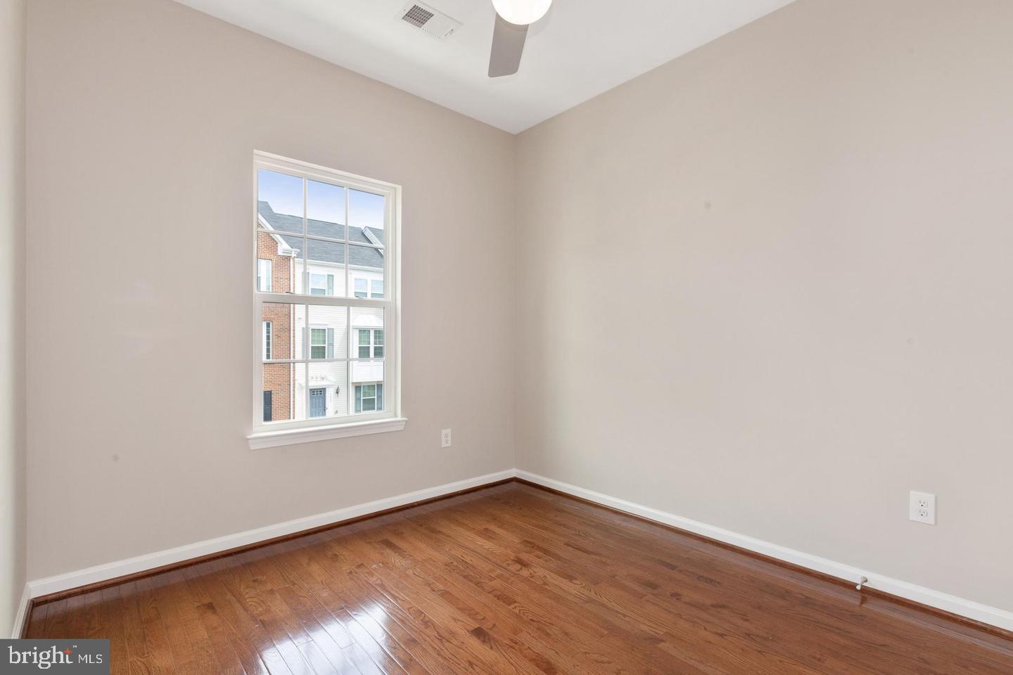 ESPLANADE AT RED RUN - Residential Lease