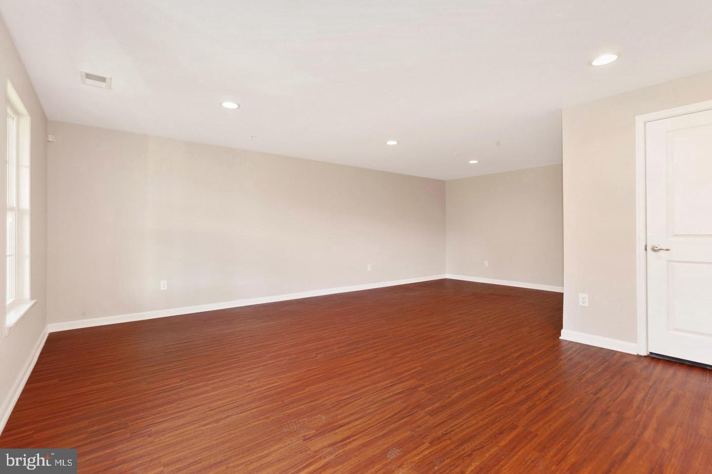 ESPLANADE AT RED RUN - Residential Lease