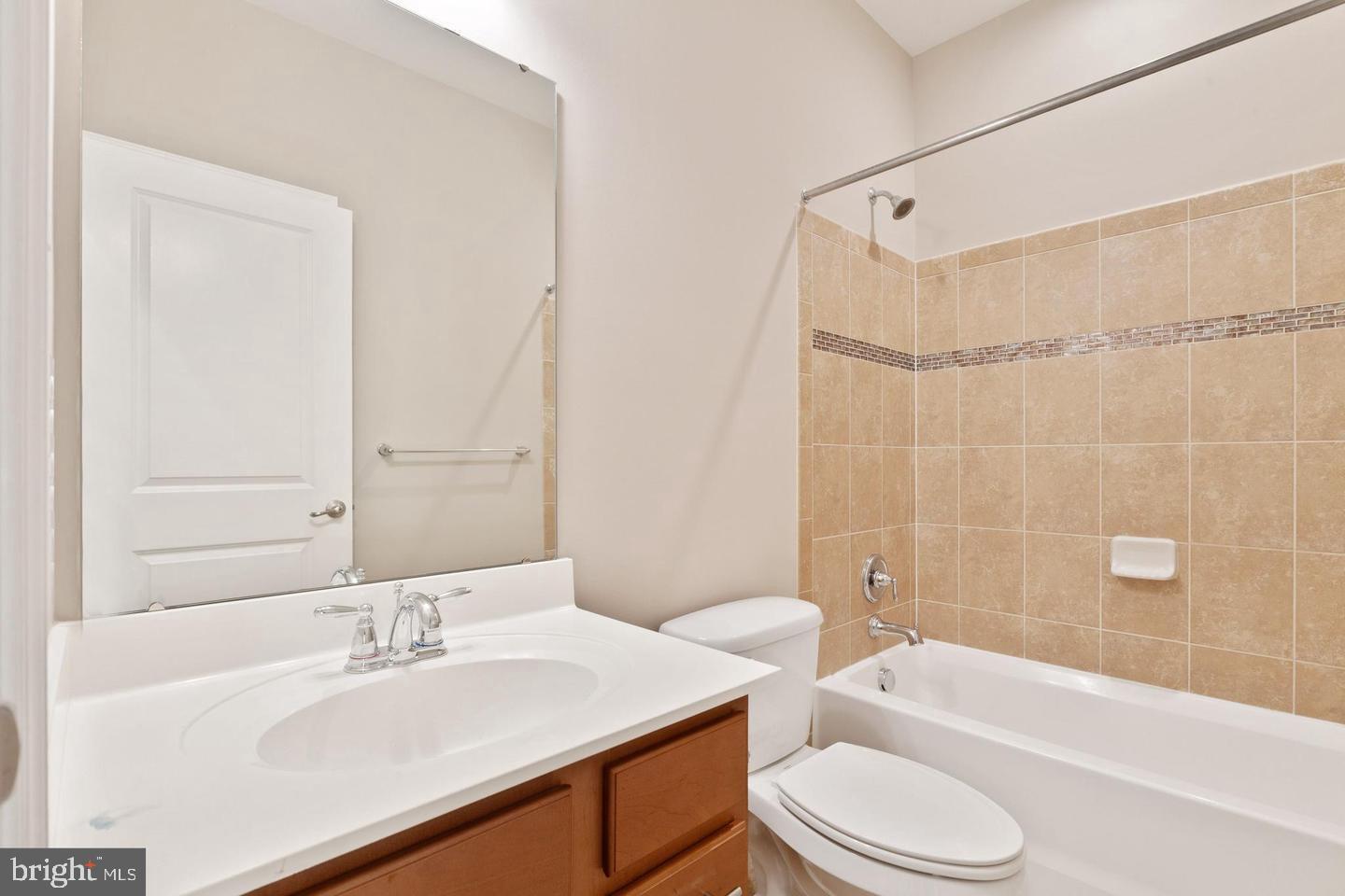 ESPLANADE AT RED RUN - Residential Lease