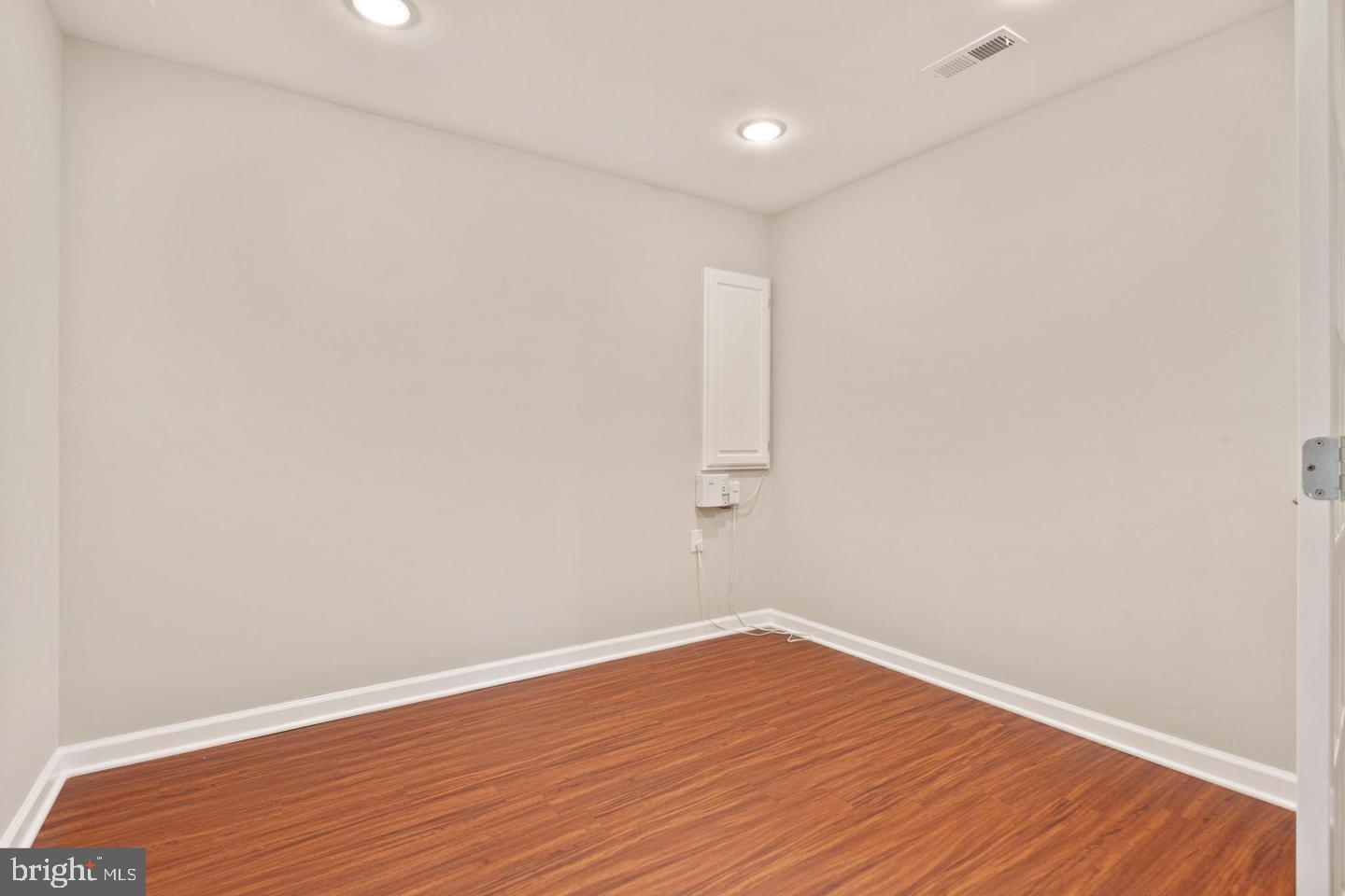 ESPLANADE AT RED RUN - Residential Lease