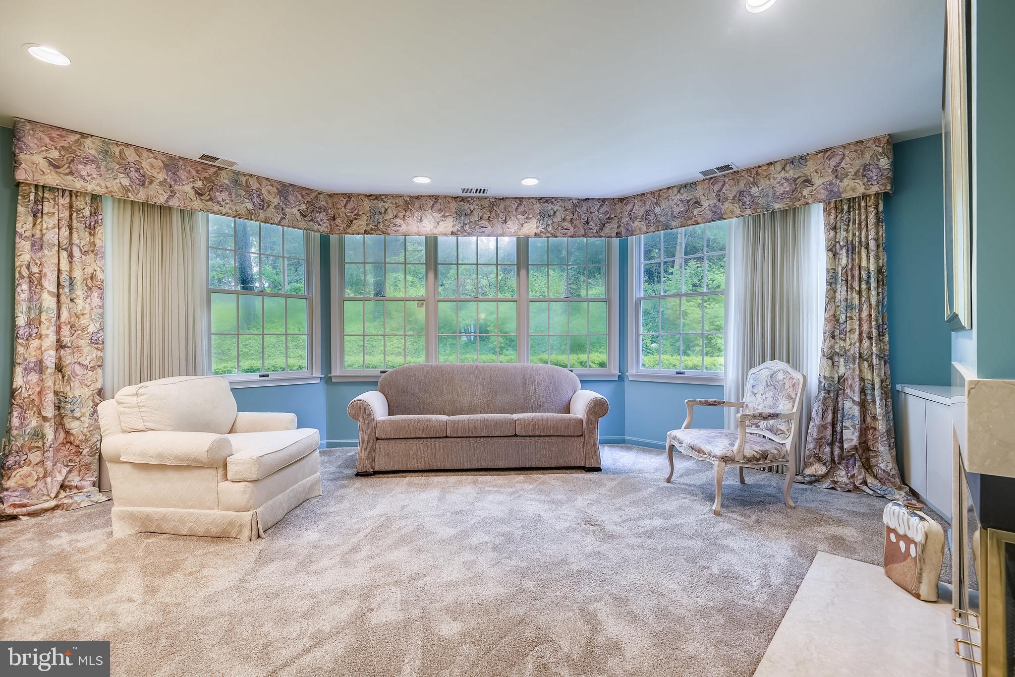 GREY ROCK FLATS - Residential