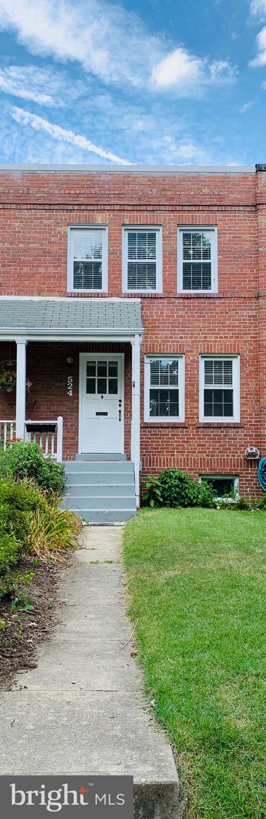 Welcome to 524 E. Nelson Avenue! 2 bedroom/1full bath home close to Del Ray and Old Town Alexandria. Beautiful hardwood floors on main and upper level. Large fenced in backyard with deck off dining room area.