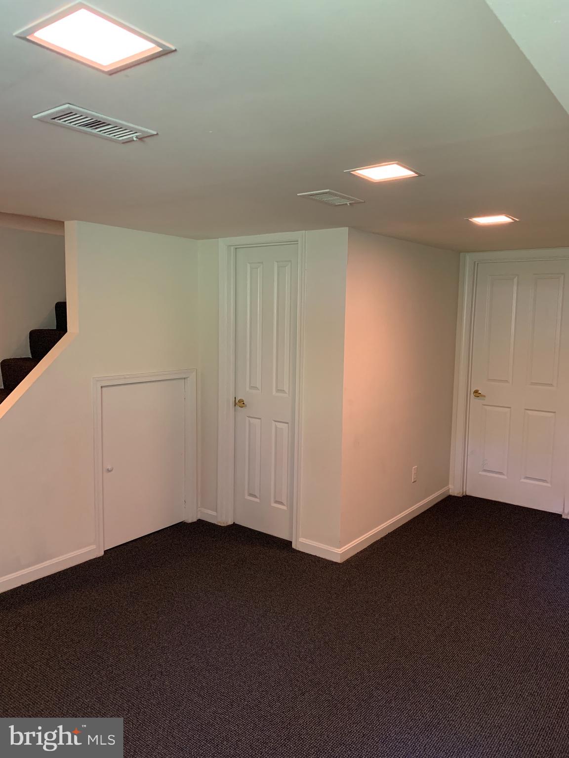 LINDEN GARDENS - Residential Lease