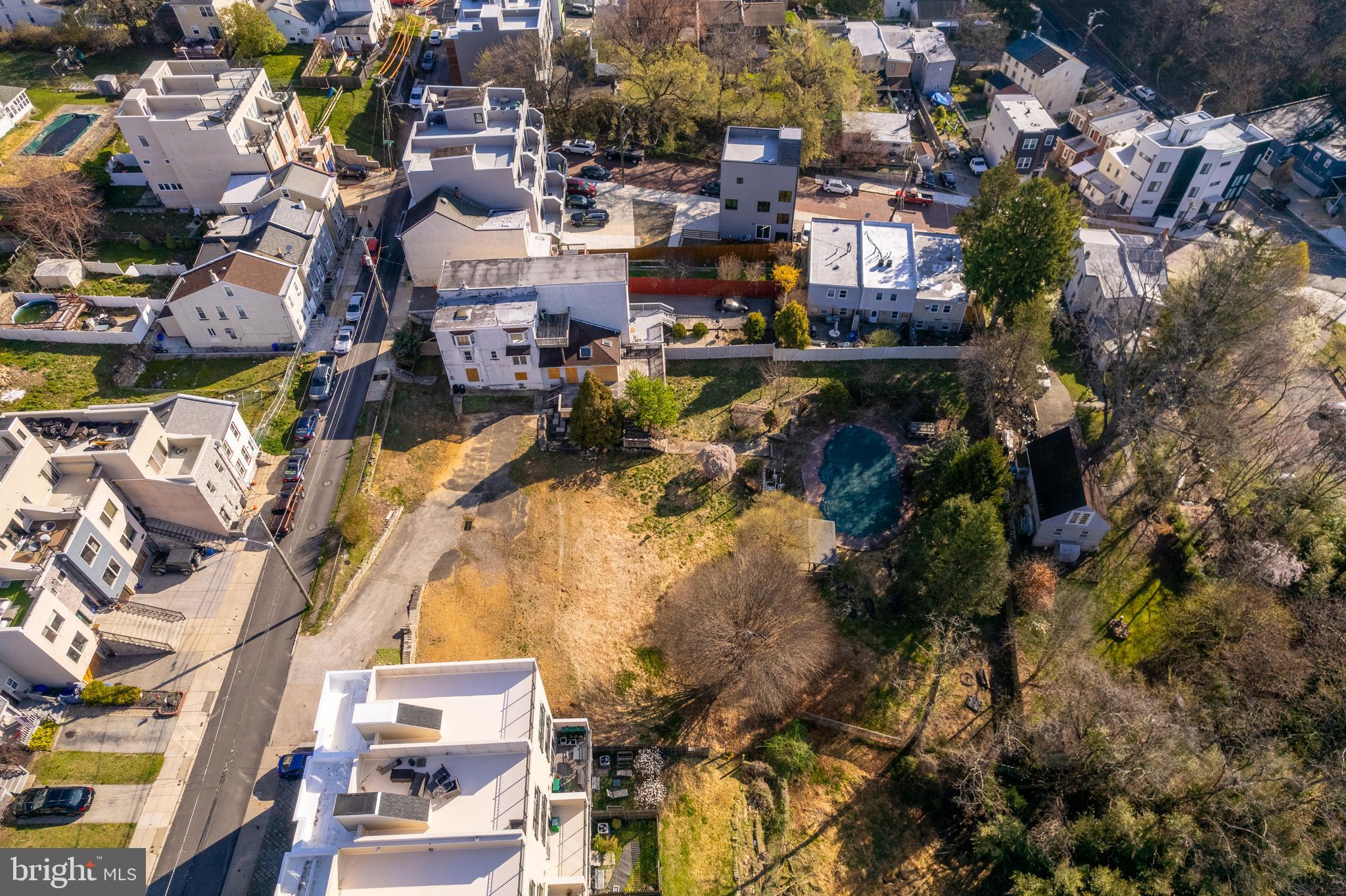 ROXBOROUGH - Commercial Sale