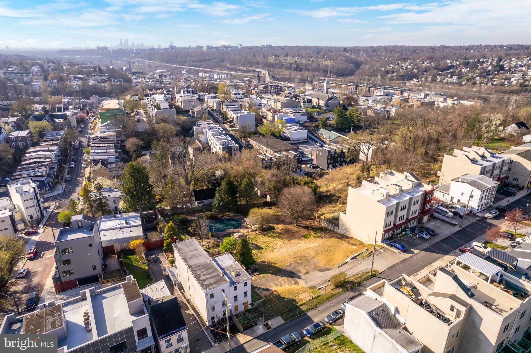 ROXBOROUGH - Commercial Sale