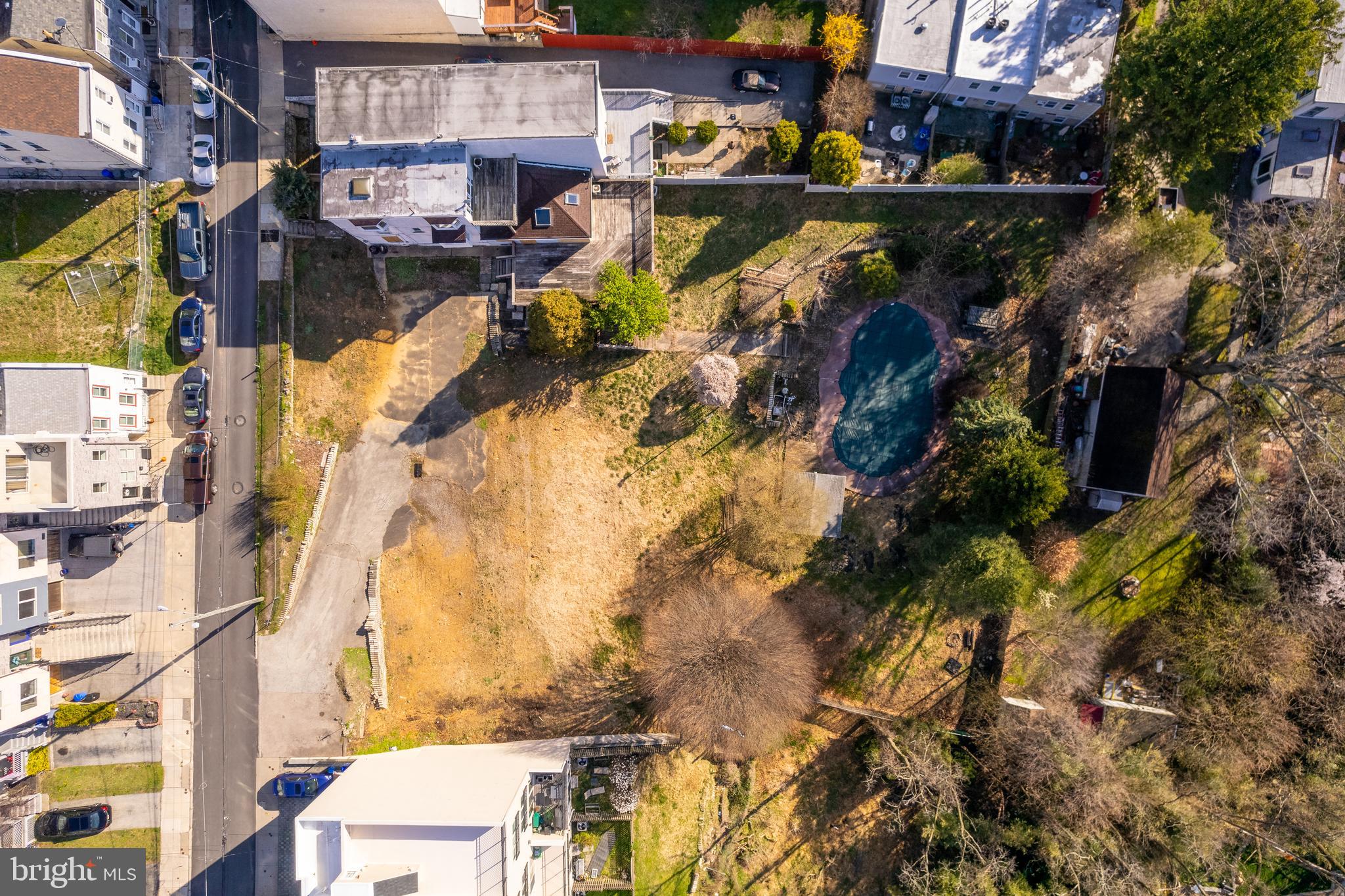 ROXBOROUGH - Commercial Sale