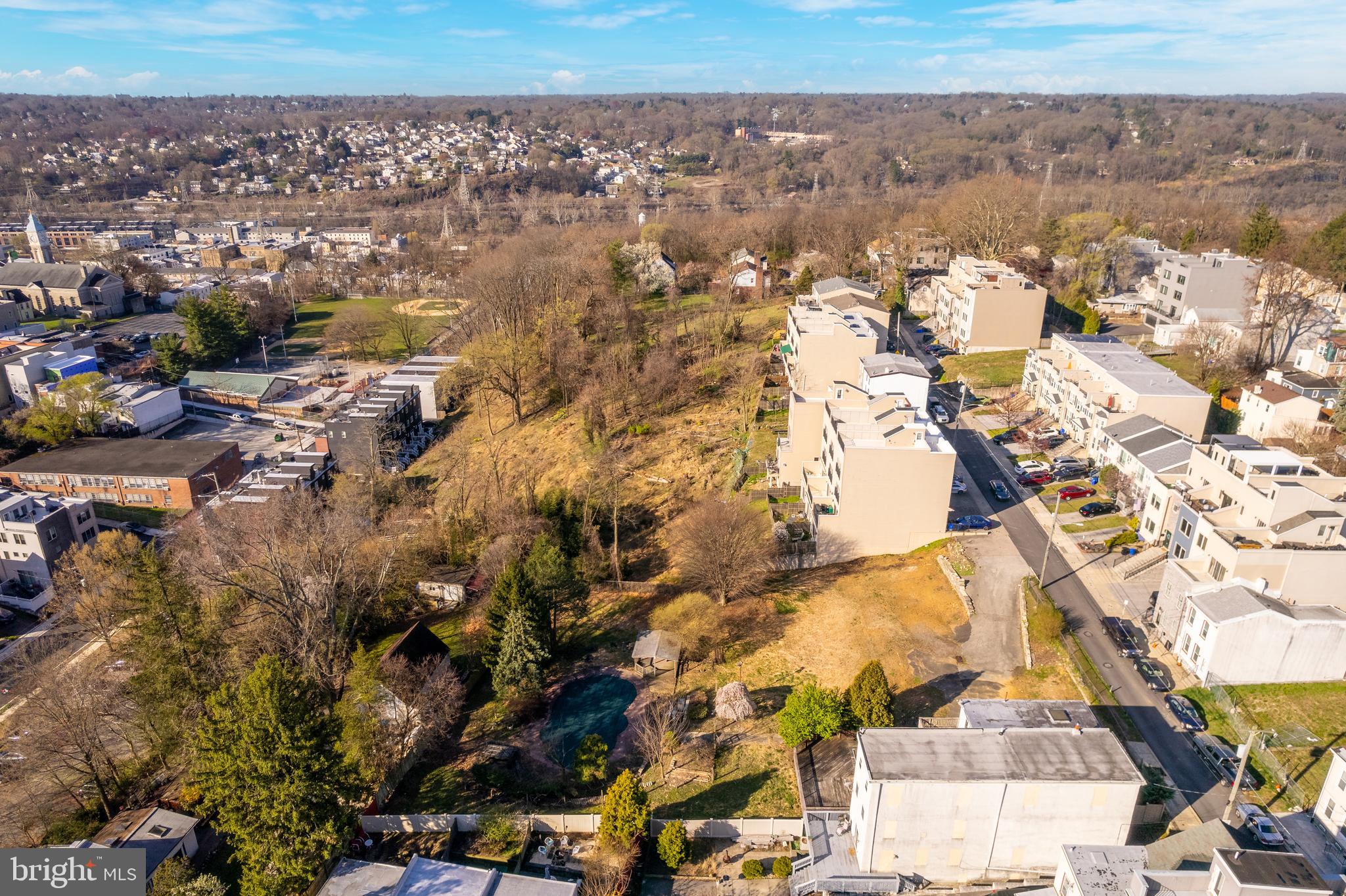 ROXBOROUGH - Commercial Sale