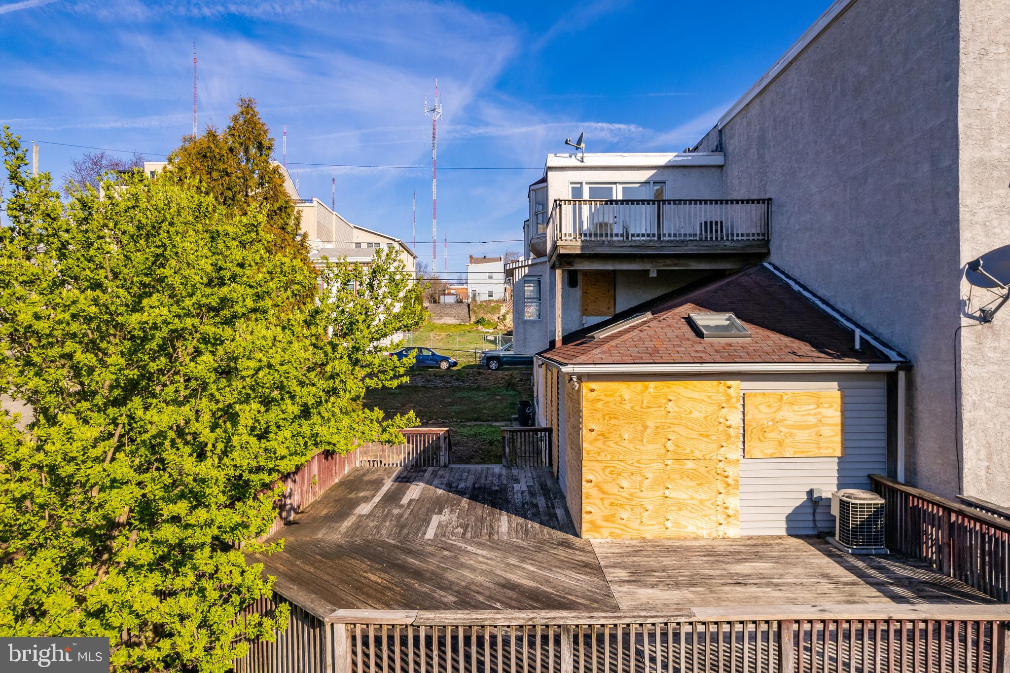 ROXBOROUGH - Commercial Sale