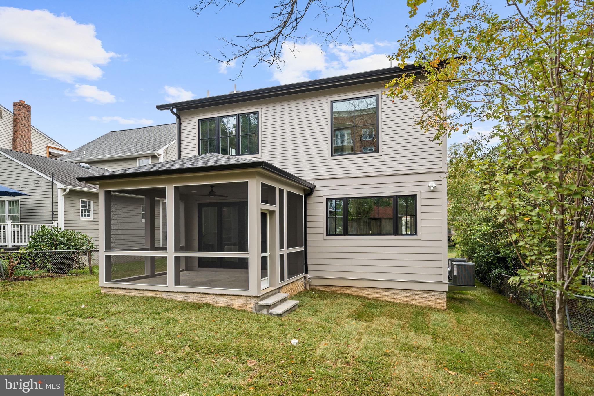 MAYWOOD - Residential