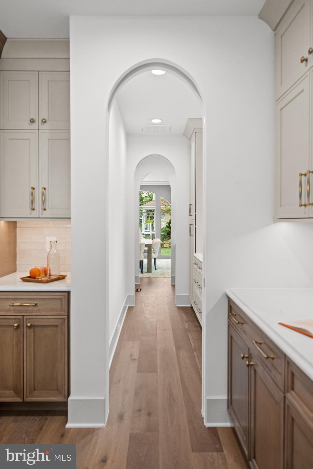 MAYWOOD - Residential