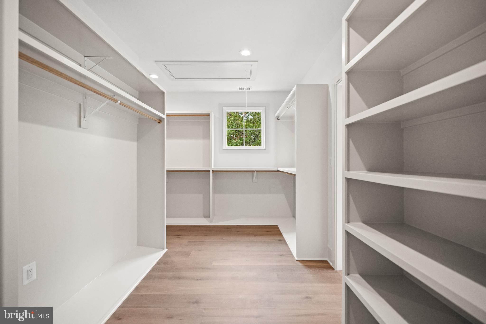 MAYWOOD - Residential